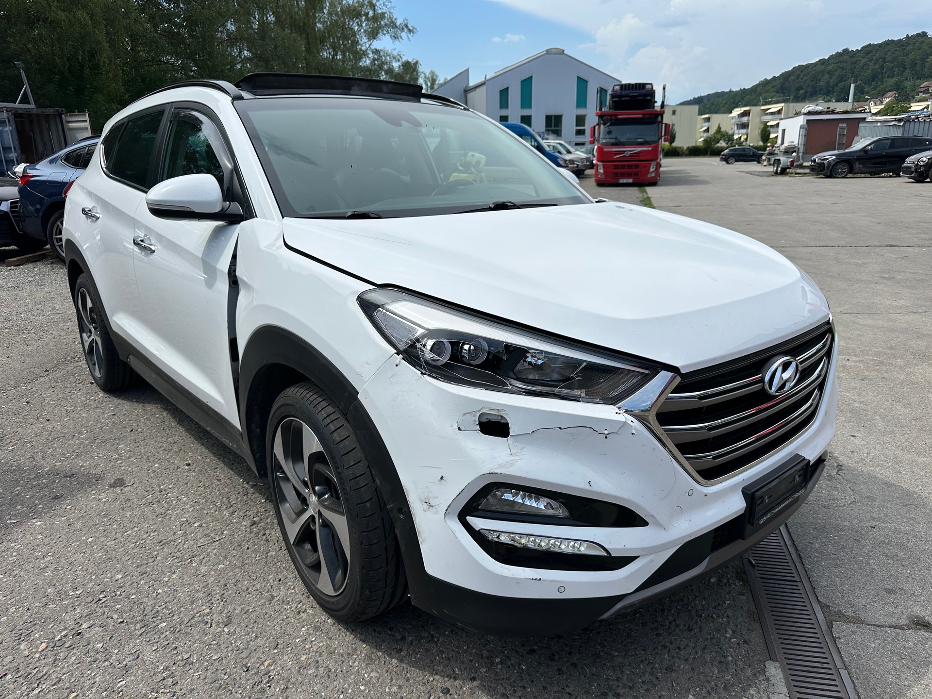 HYUNDAI Tucson 2.0 CRDI Vertex 4WD Automatic-image-1