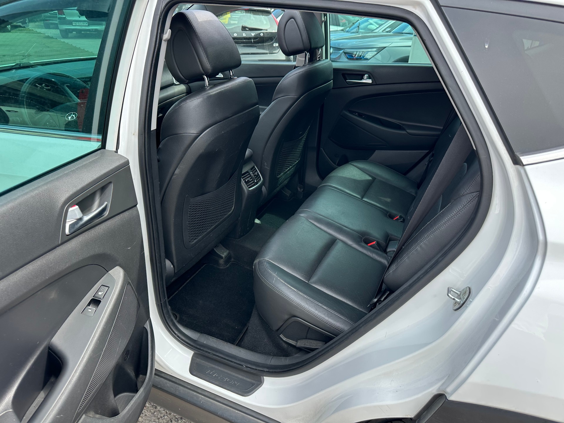 HYUNDAI Tucson 2.0 CRDI Vertex 4WD Automatic-image-9