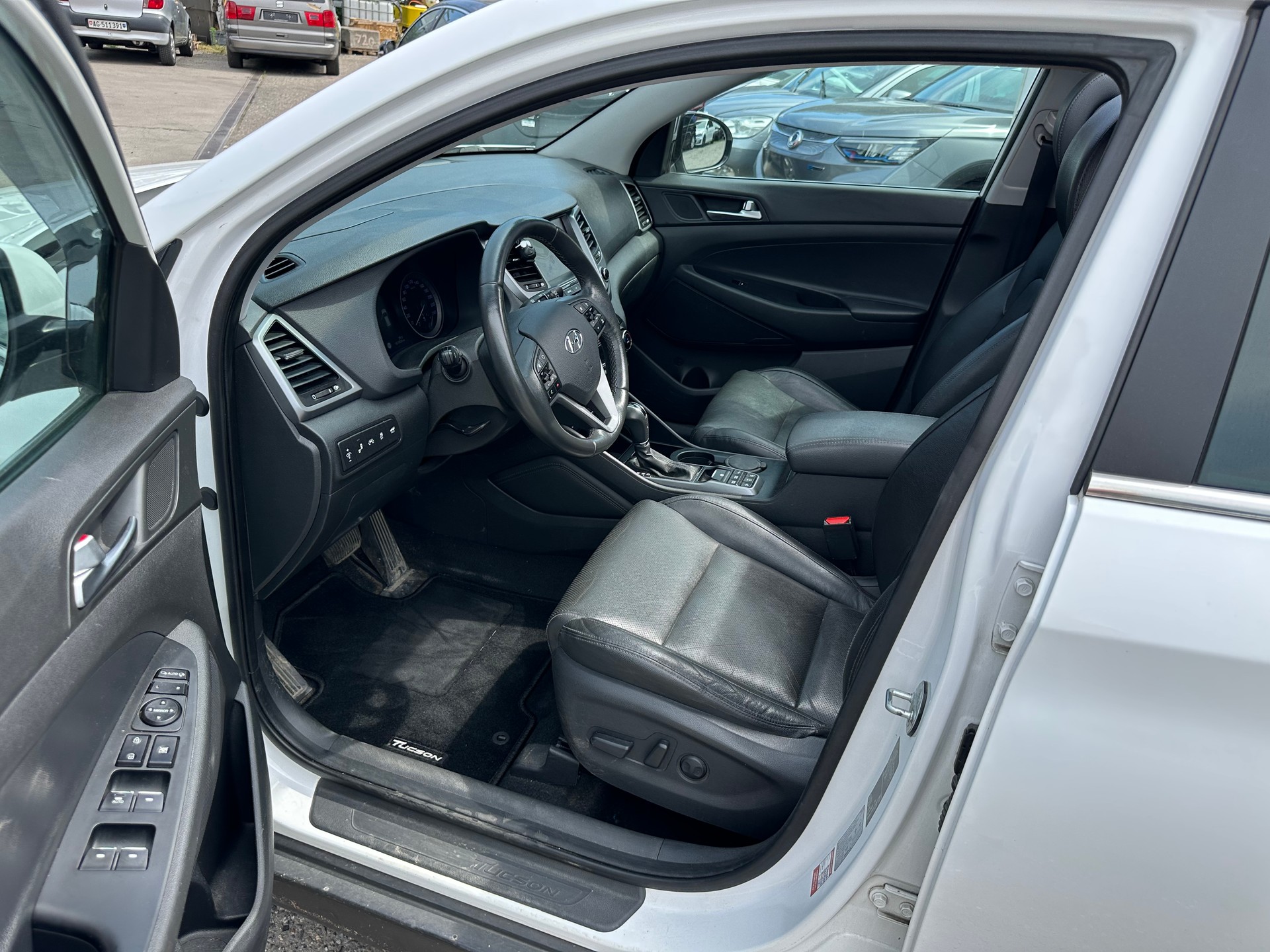 HYUNDAI Tucson 2.0 CRDI Vertex 4WD Automatic-image-10