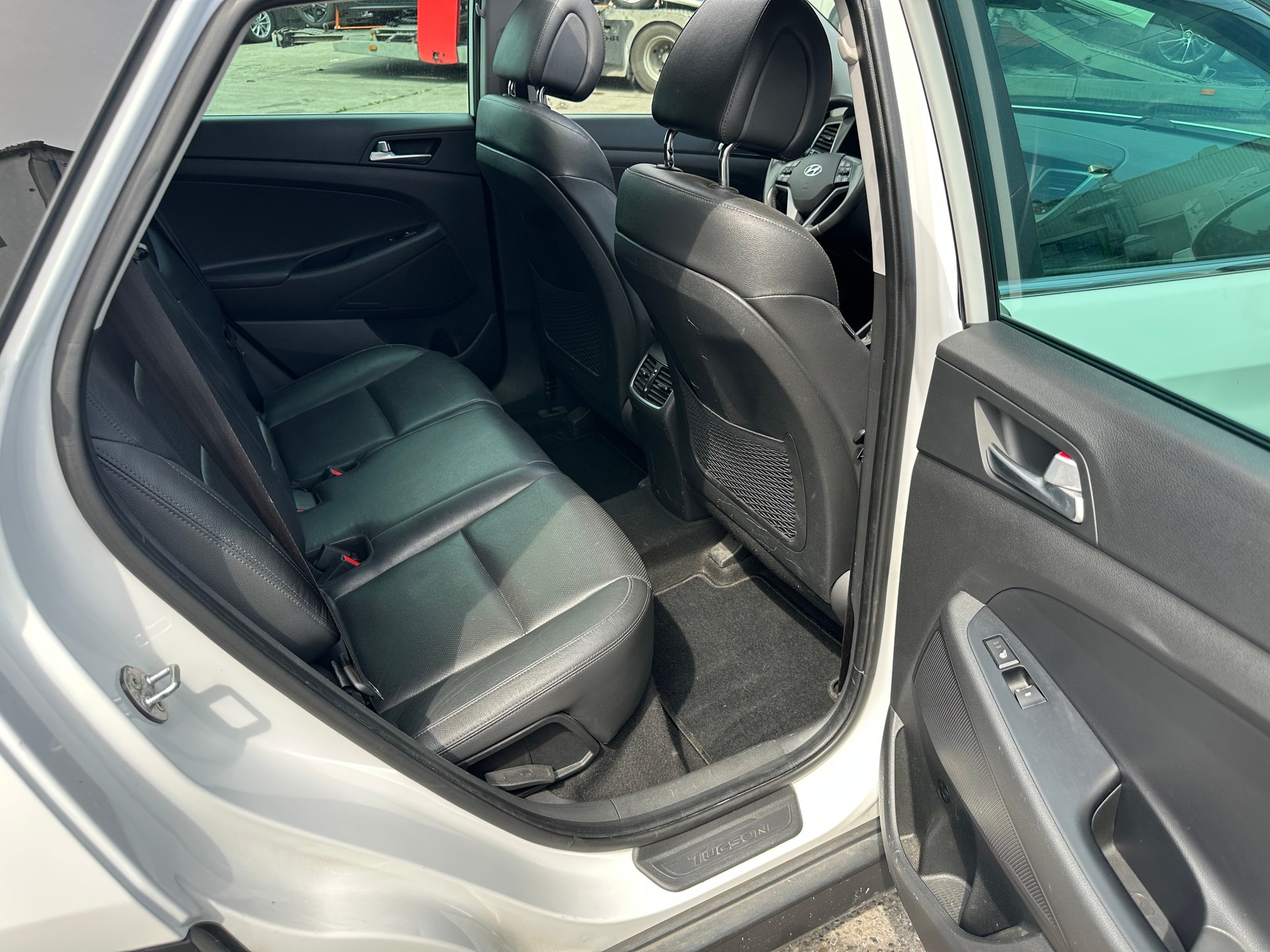 HYUNDAI Tucson 2.0 CRDI Vertex 4WD Automatic-image-8