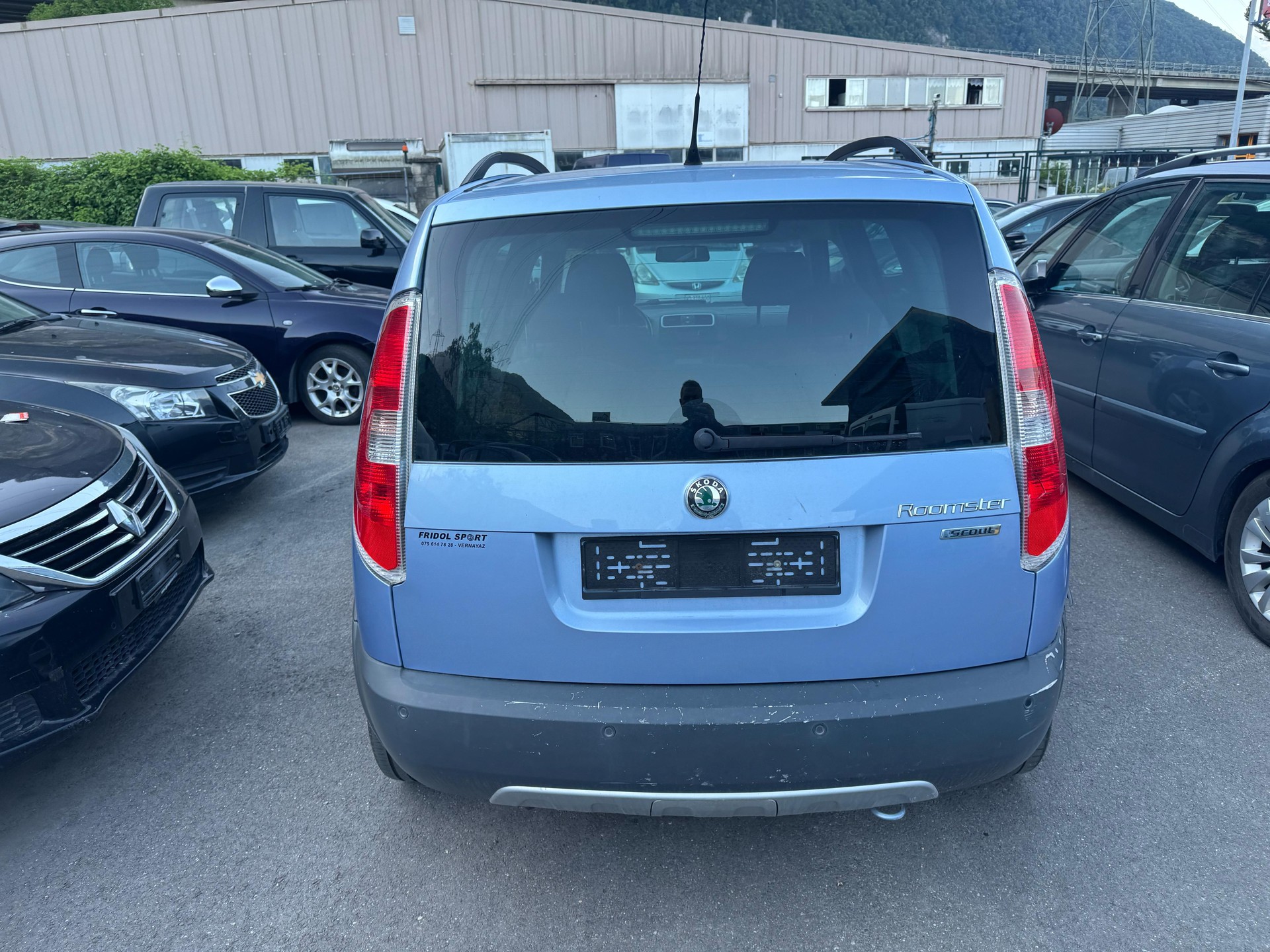 SKODA Roomster 1.6 Scout-image-1
