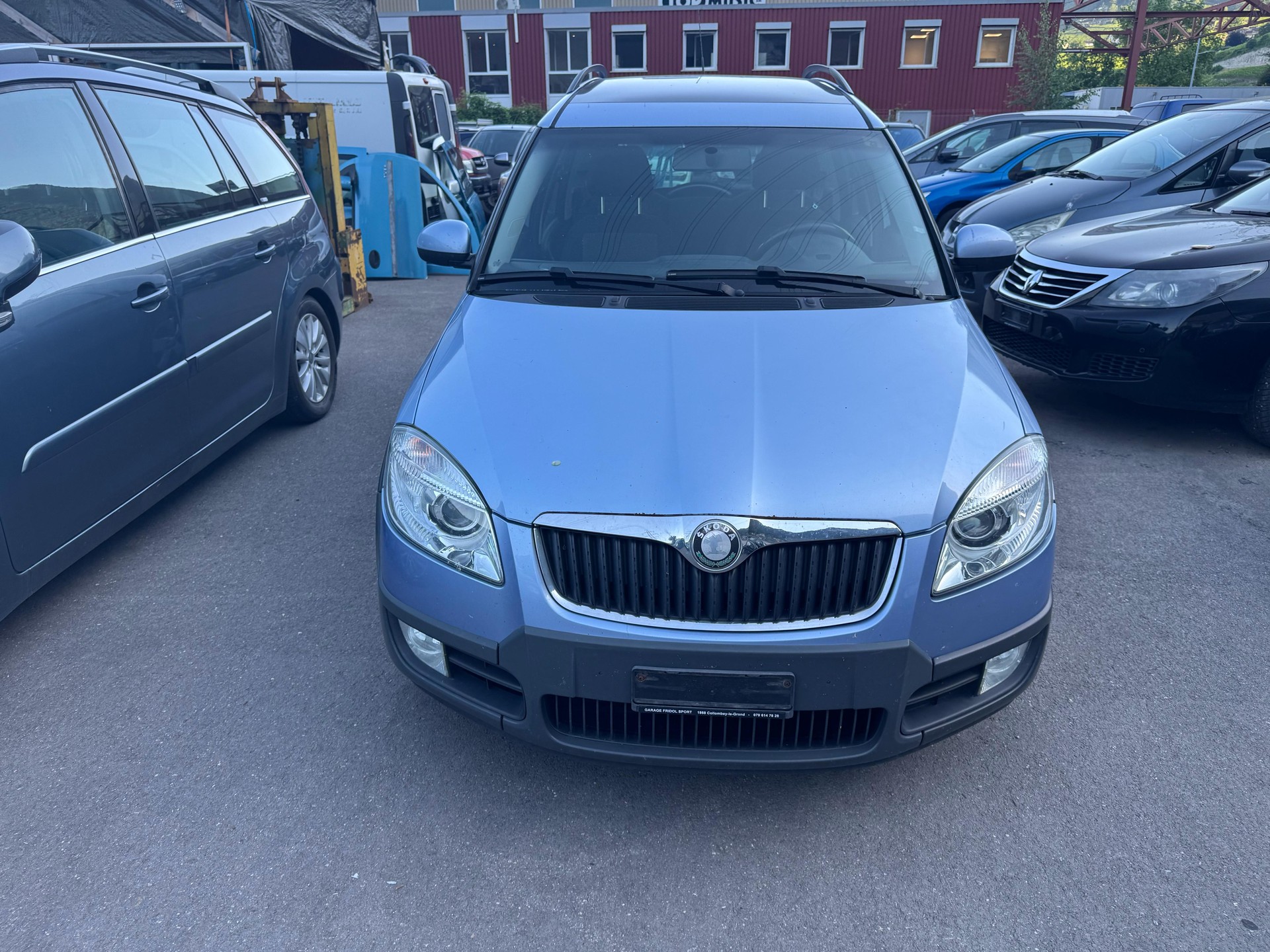 SKODA Roomster 1.6 Scout-image-2