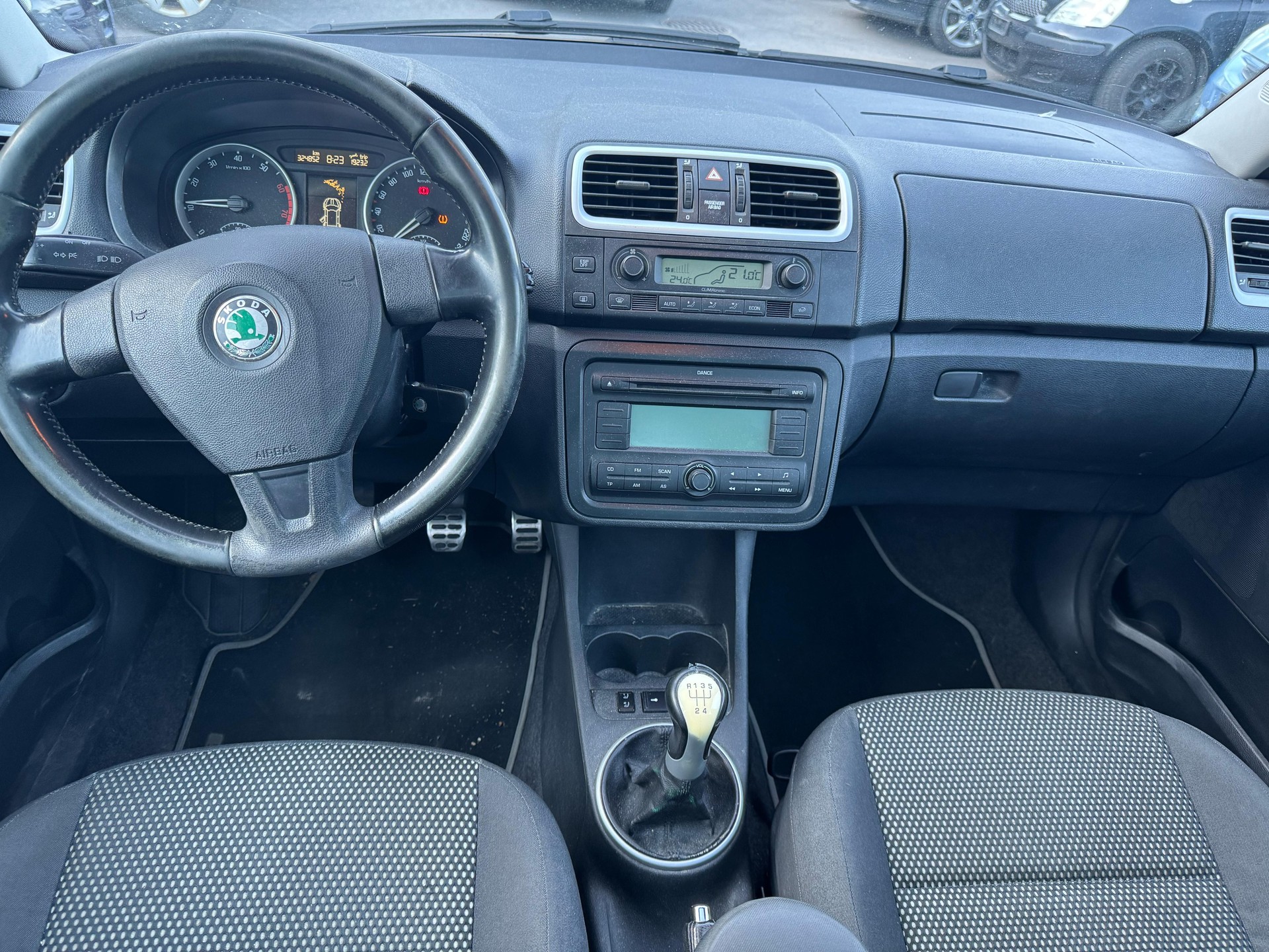 SKODA Roomster 1.6 Scout-image-5
