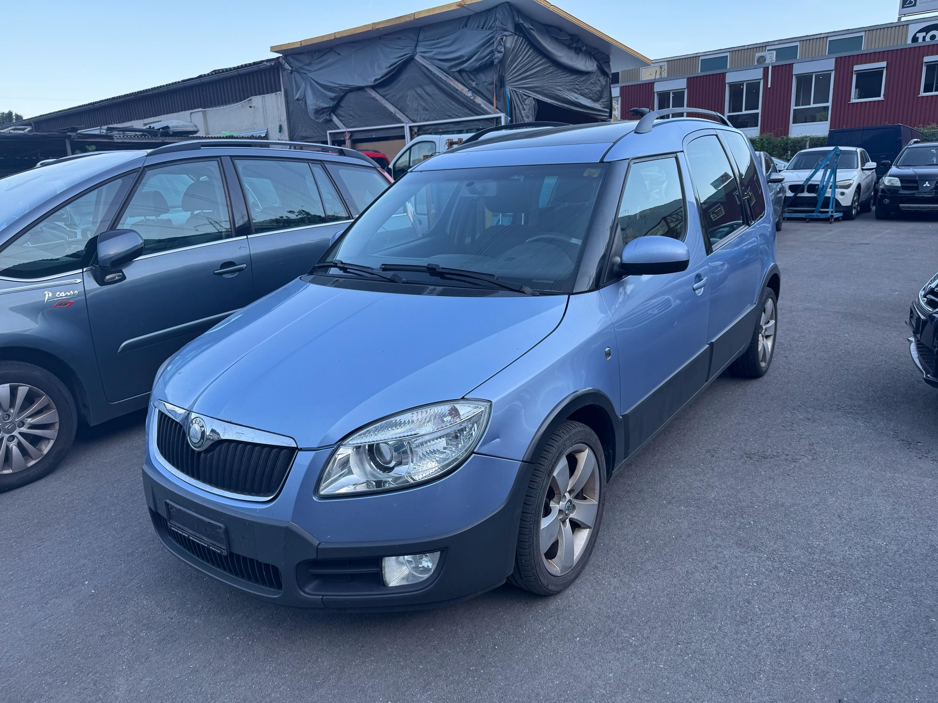 SKODA Roomster 1.6 Scout-image-3