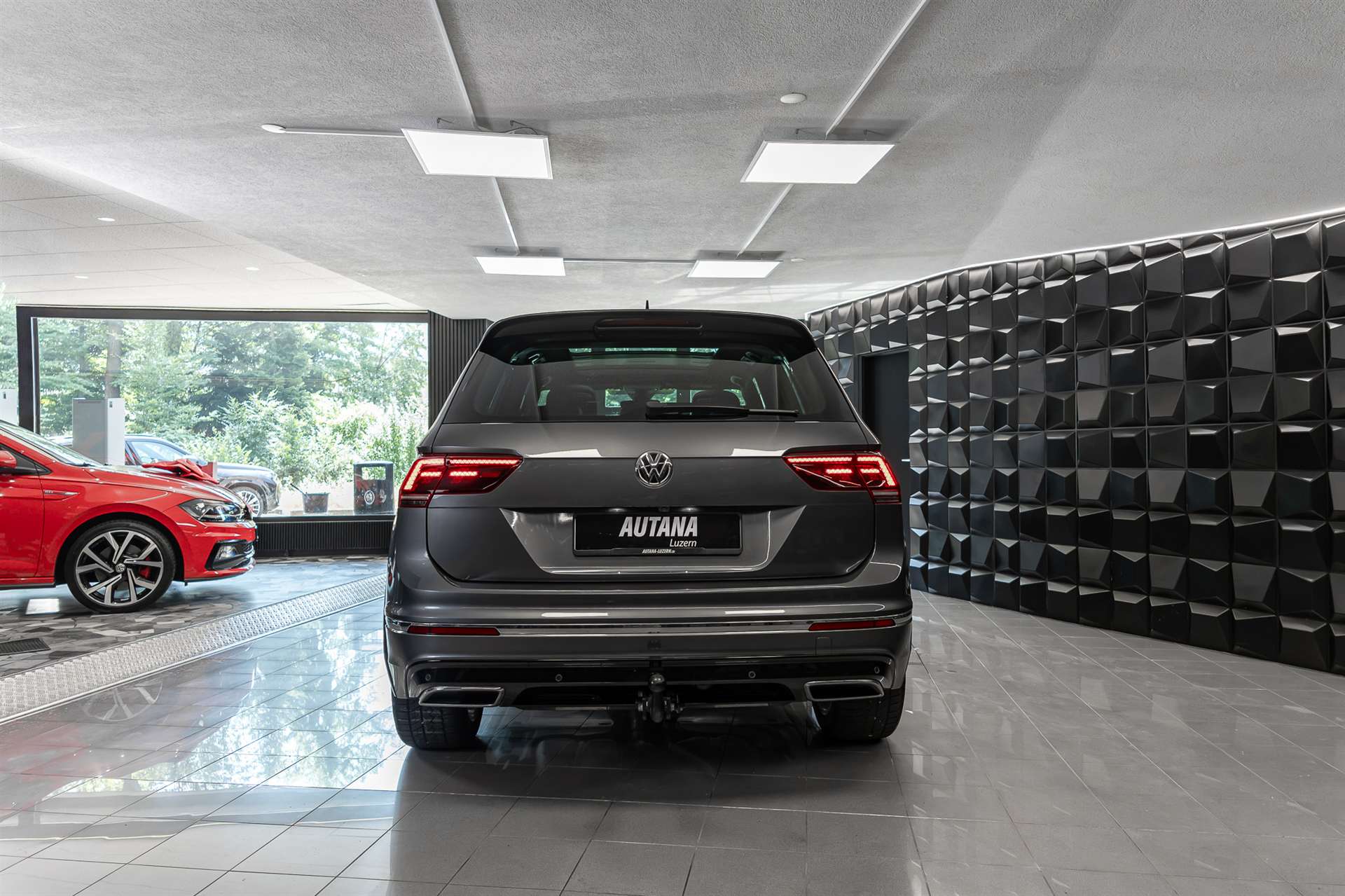 VW Tiguan 2.0TSI Highline 4Motion DSG-image-3