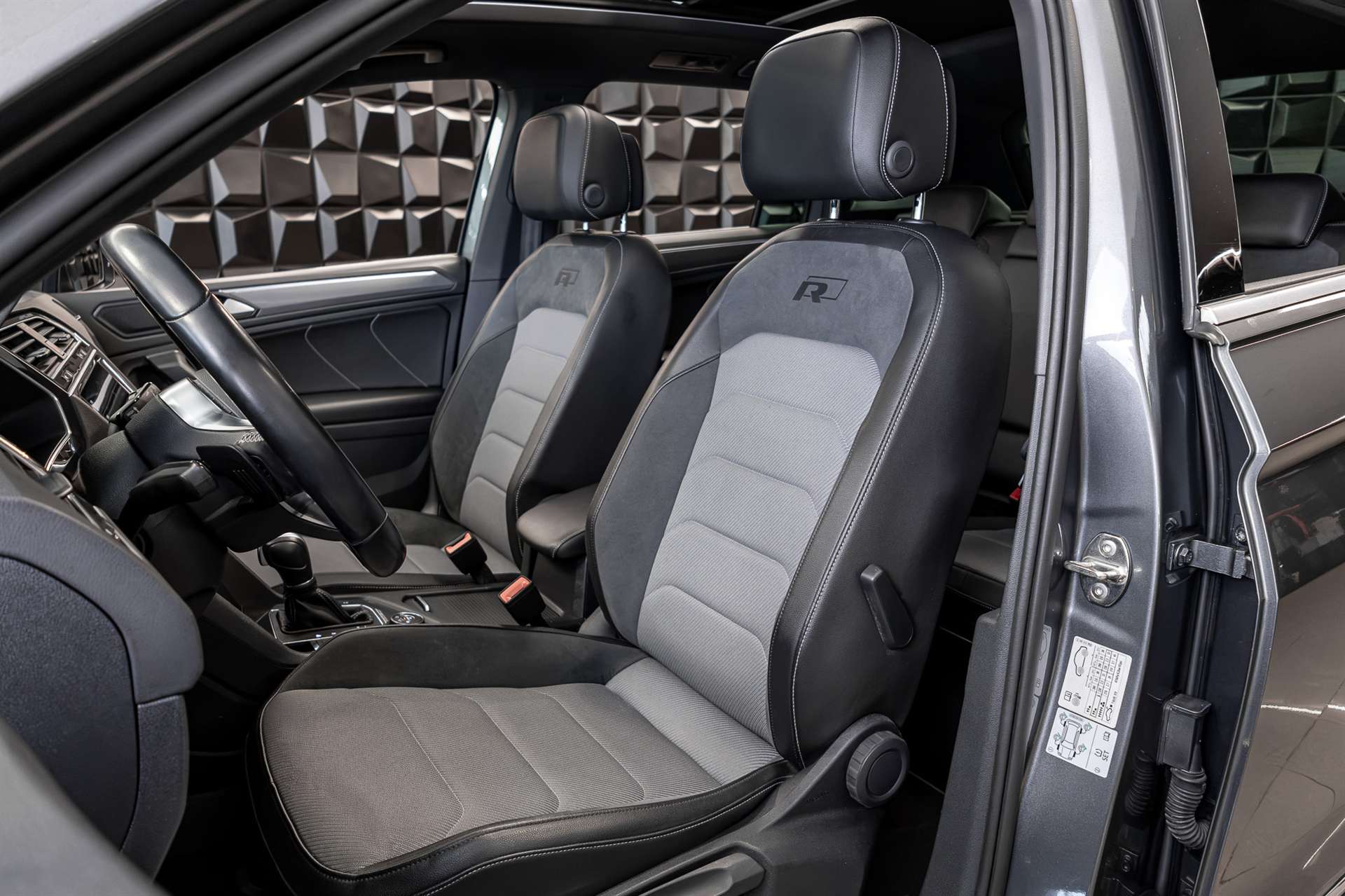 VW Tiguan 2.0TSI Highline 4Motion DSG-image-13