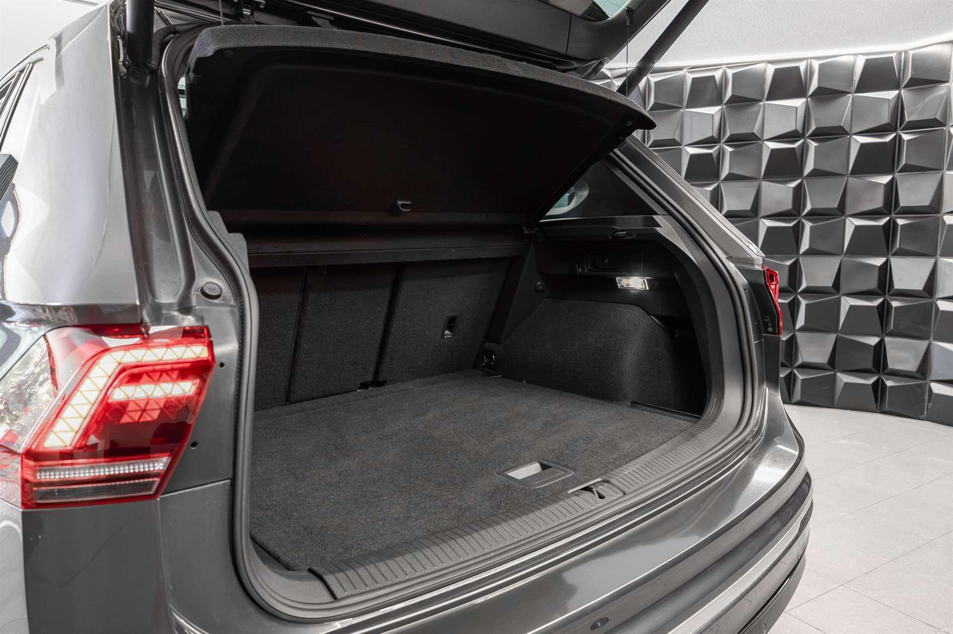 VW Tiguan 2.0TSI Highline 4Motion DSG-image-26
