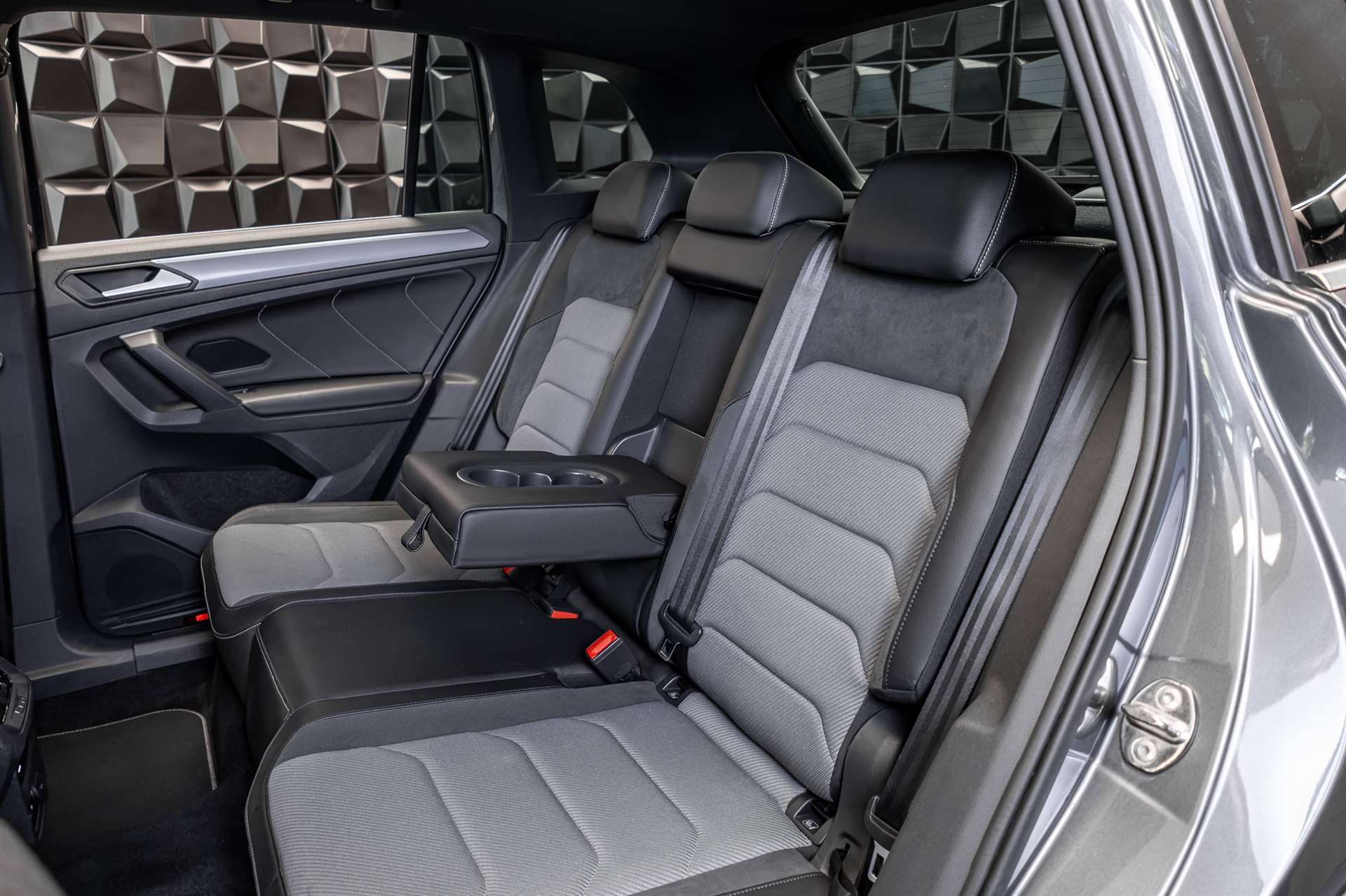 VW Tiguan 2.0TSI Highline 4Motion DSG-image-23