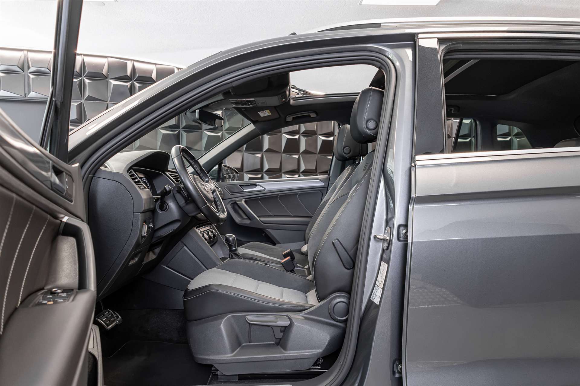 VW Tiguan 2.0TSI Highline 4Motion DSG-image-10