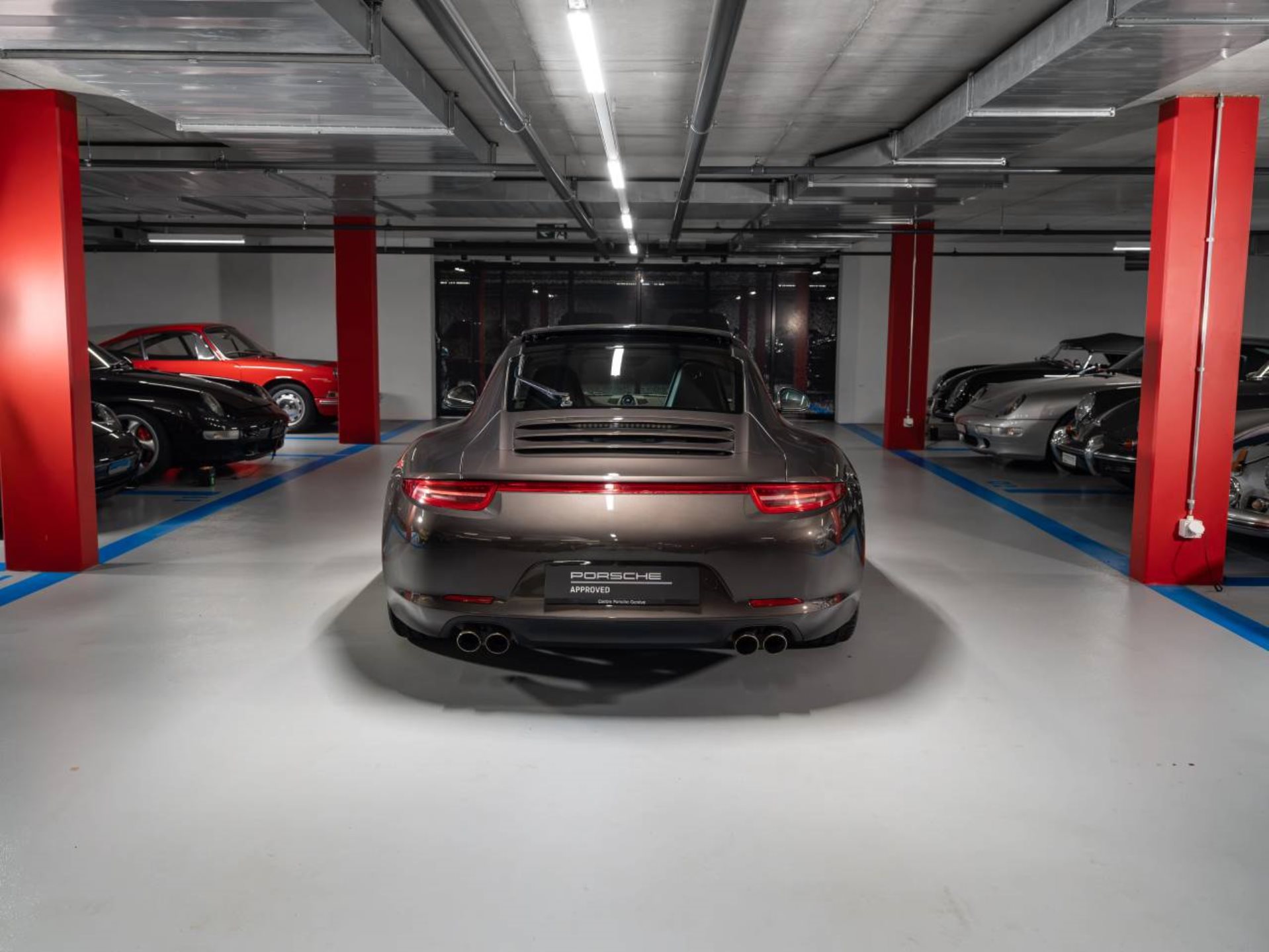 PORSCHE 911 Carrera 4S Coupe-image-6