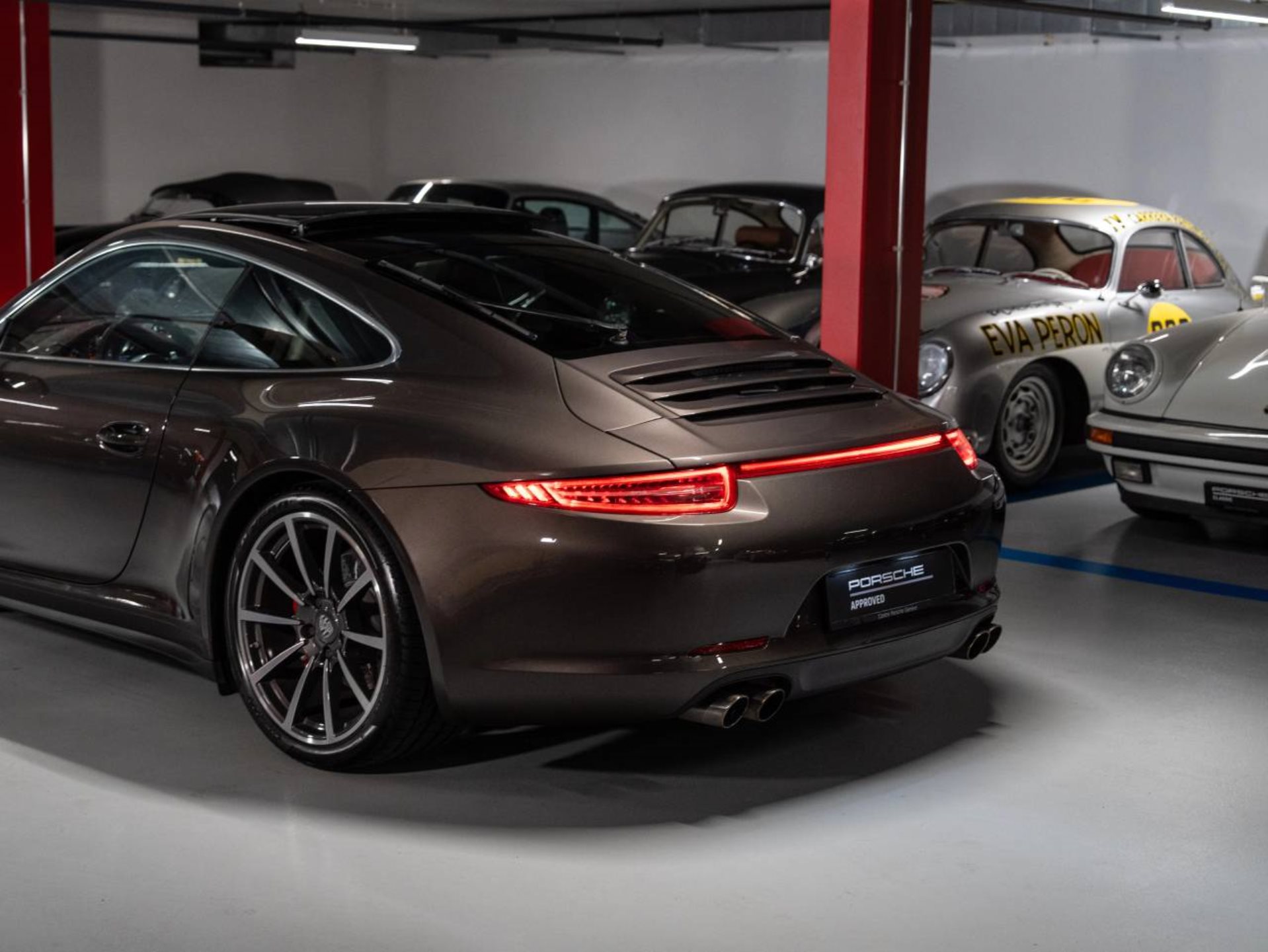 PORSCHE 911 Carrera 4S Coupe-image-23