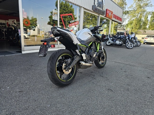 KAWASAKI Z 650 (35kW)-showroom-element-3