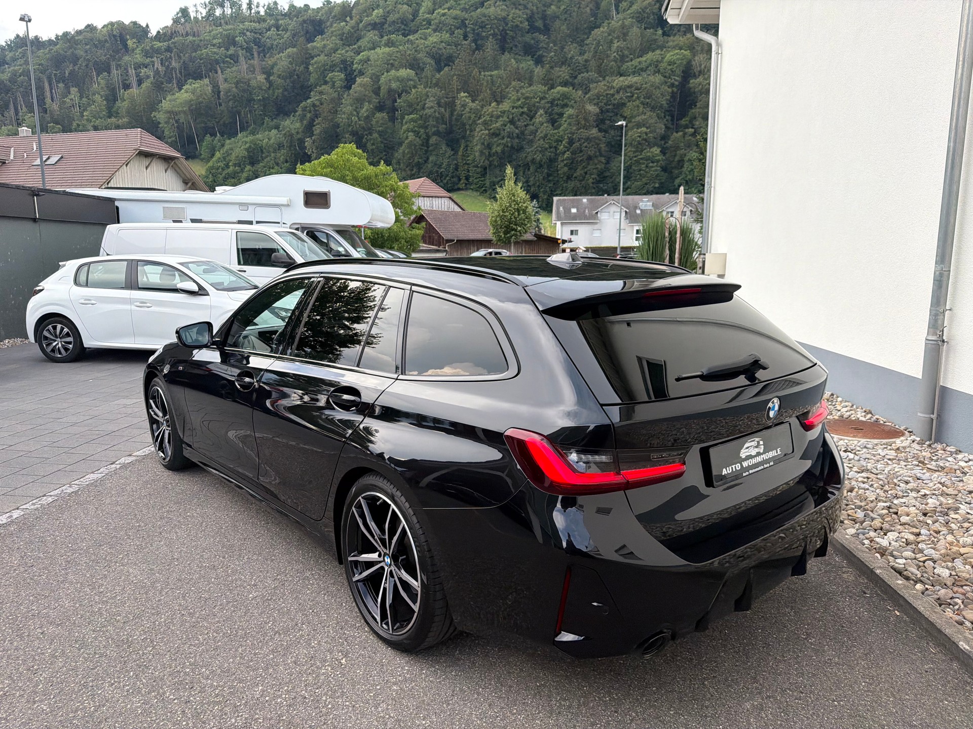 BMW 320d xDrive 48V Touring Steptronic M Sport-image-14