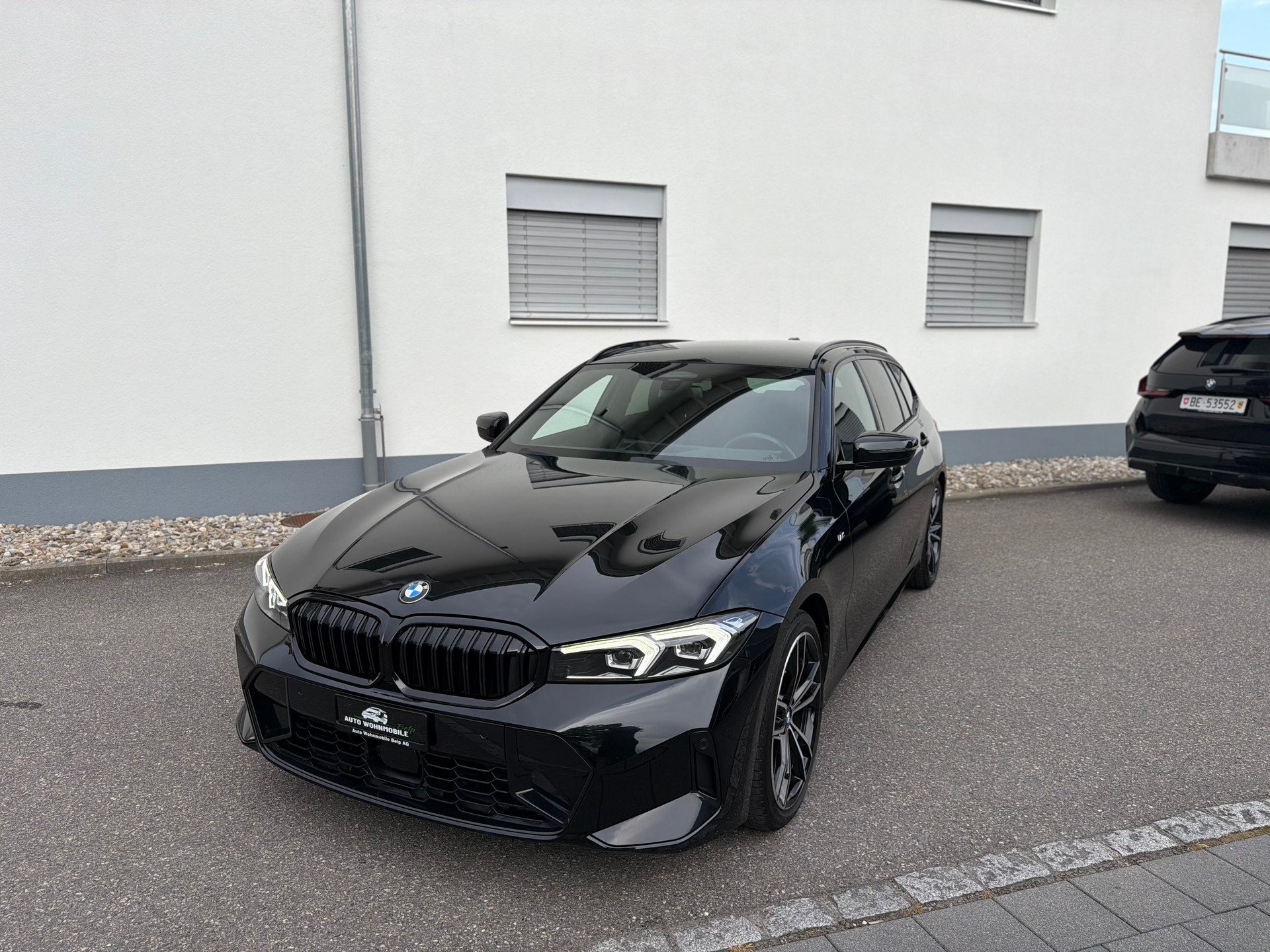 BMW 320d xDrive 48V Touring Steptronic M Sport-image-9