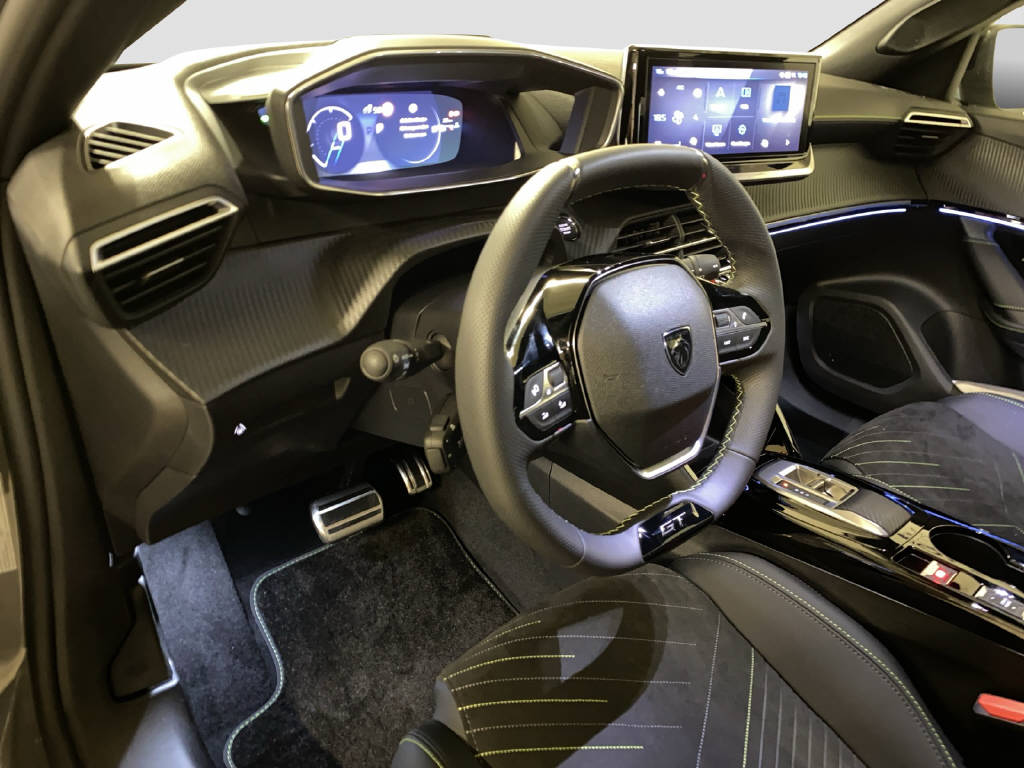 PEUGEOT 2008 1.2 Hybrid 145 GT-image-10