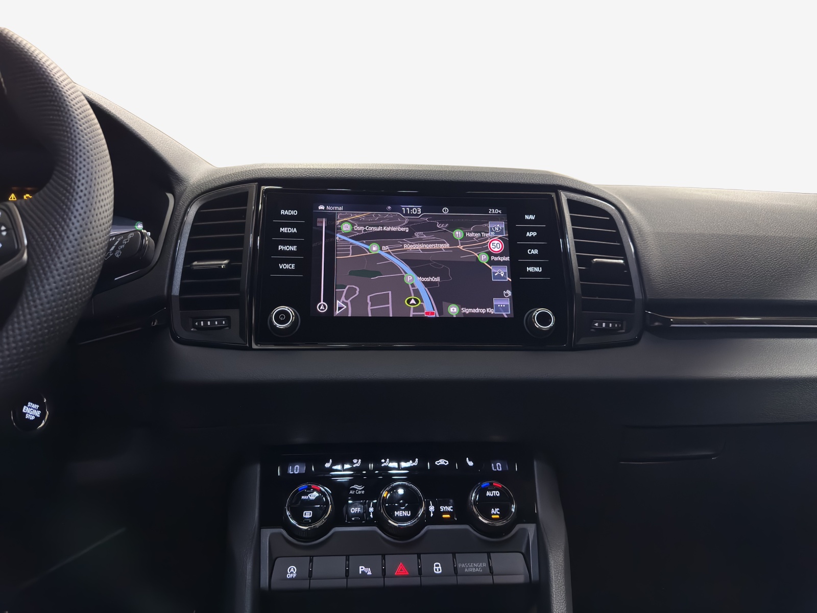 SKODA Karoq 2.0 TSI SportLine 4x4 DSG-image-10