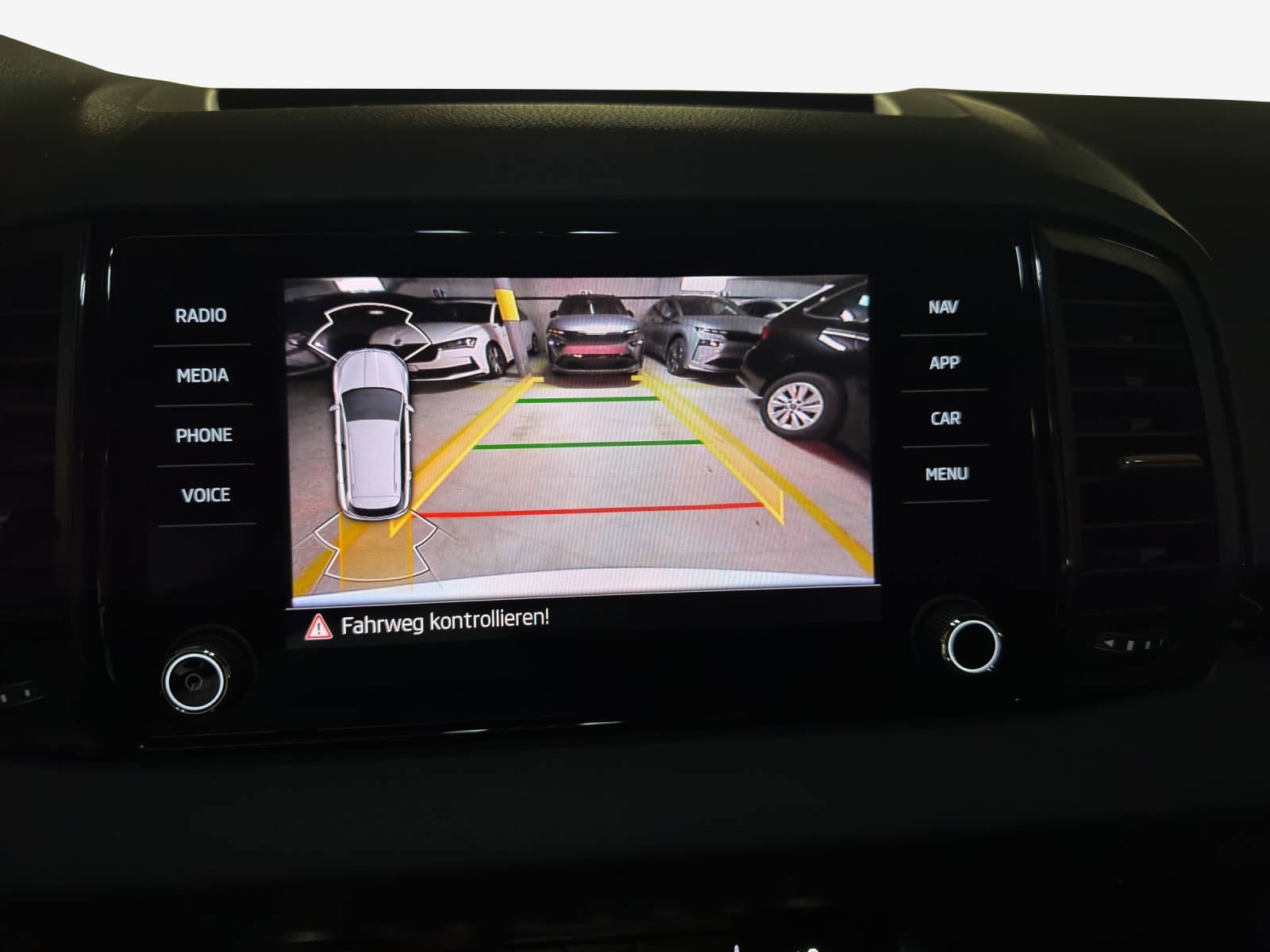 SKODA Karoq 2.0 TSI SportLine 4x4 DSG-image-15
