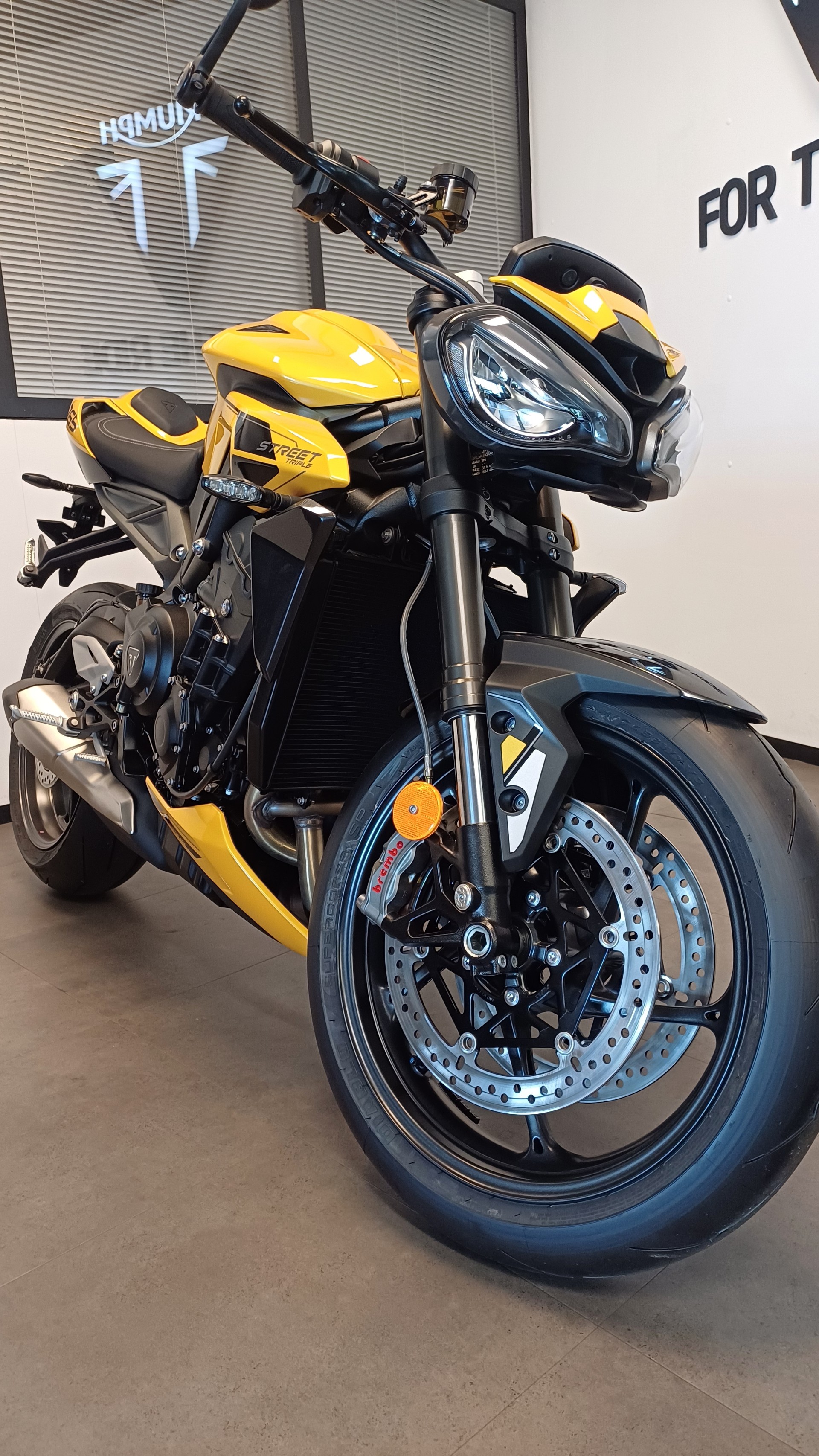 TRIUMPH Street Triple 765 RS-image-1