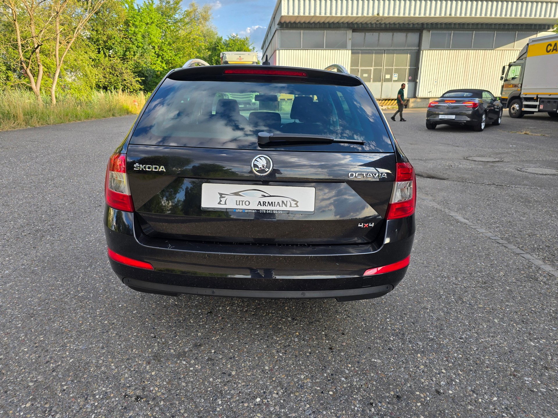 SKODA Octavia Combi 1.8 TSI Elegance 4x4 DSG-image-3