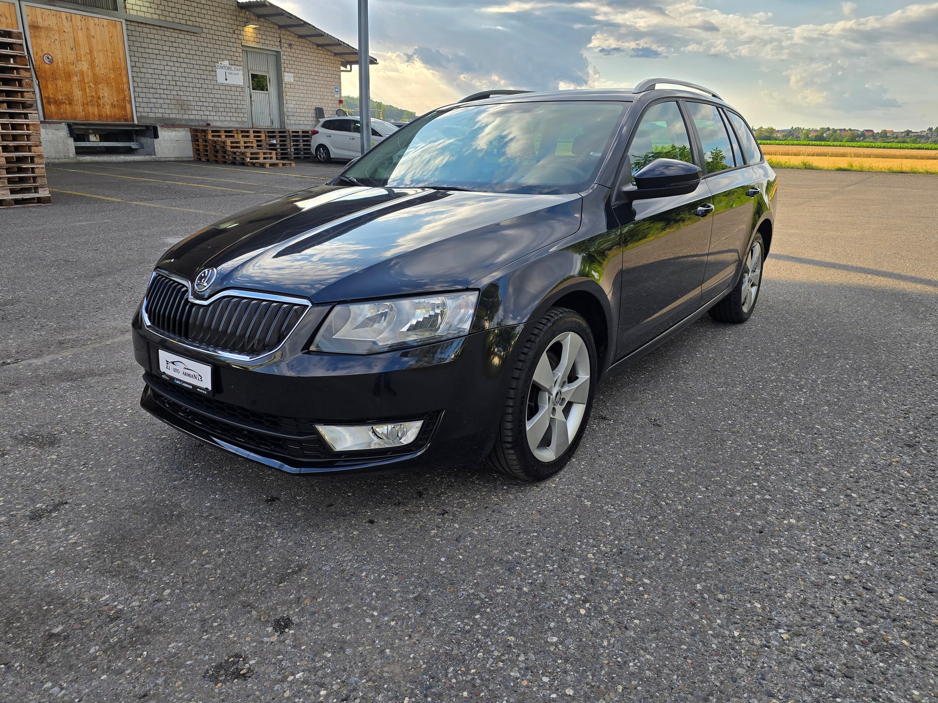 SKODA Octavia Combi 1.8 TSI Elegance 4x4 DSG-image-2