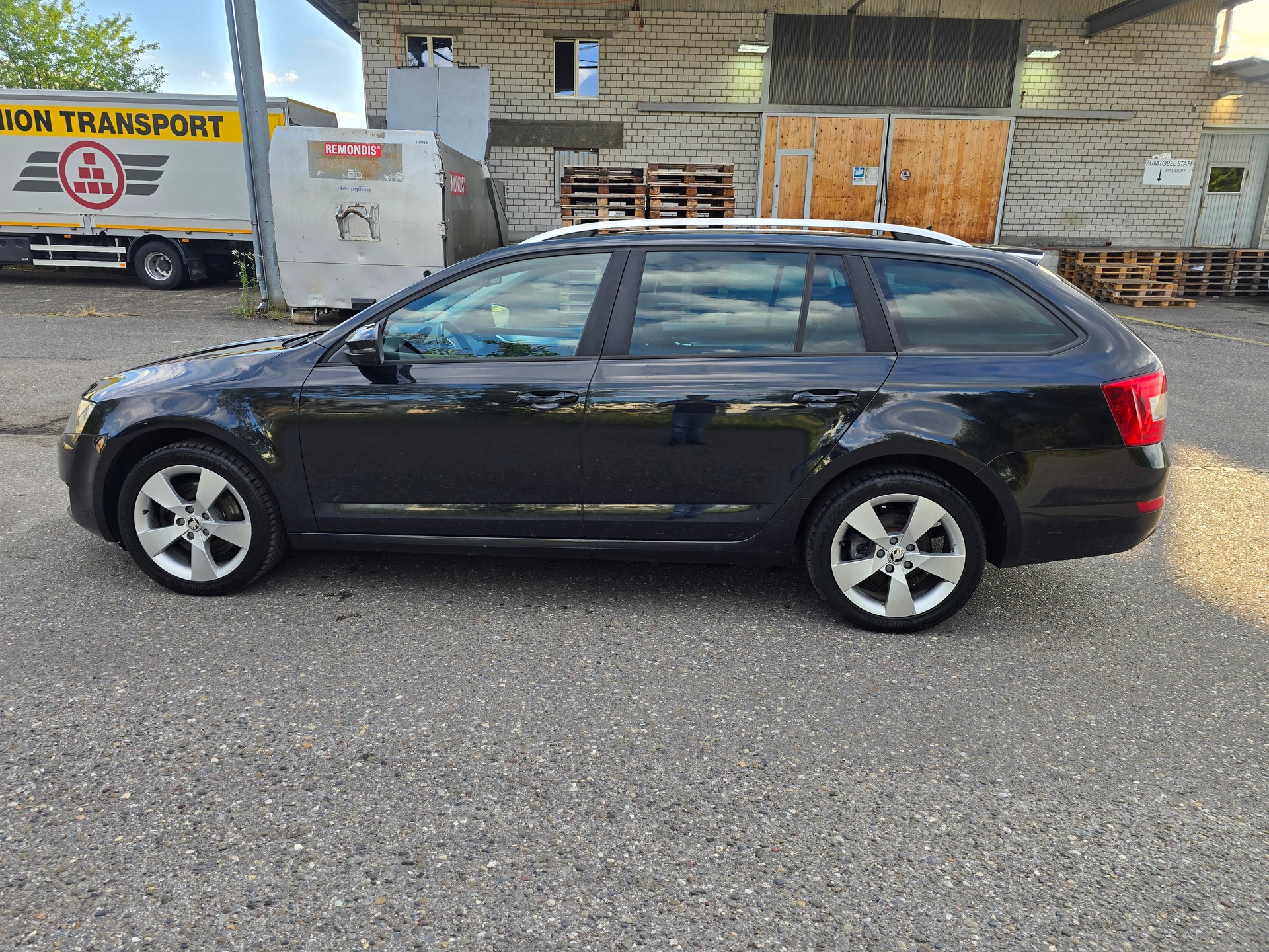 SKODA Octavia Combi 1.8 TSI Elegance 4x4 DSG-image-8