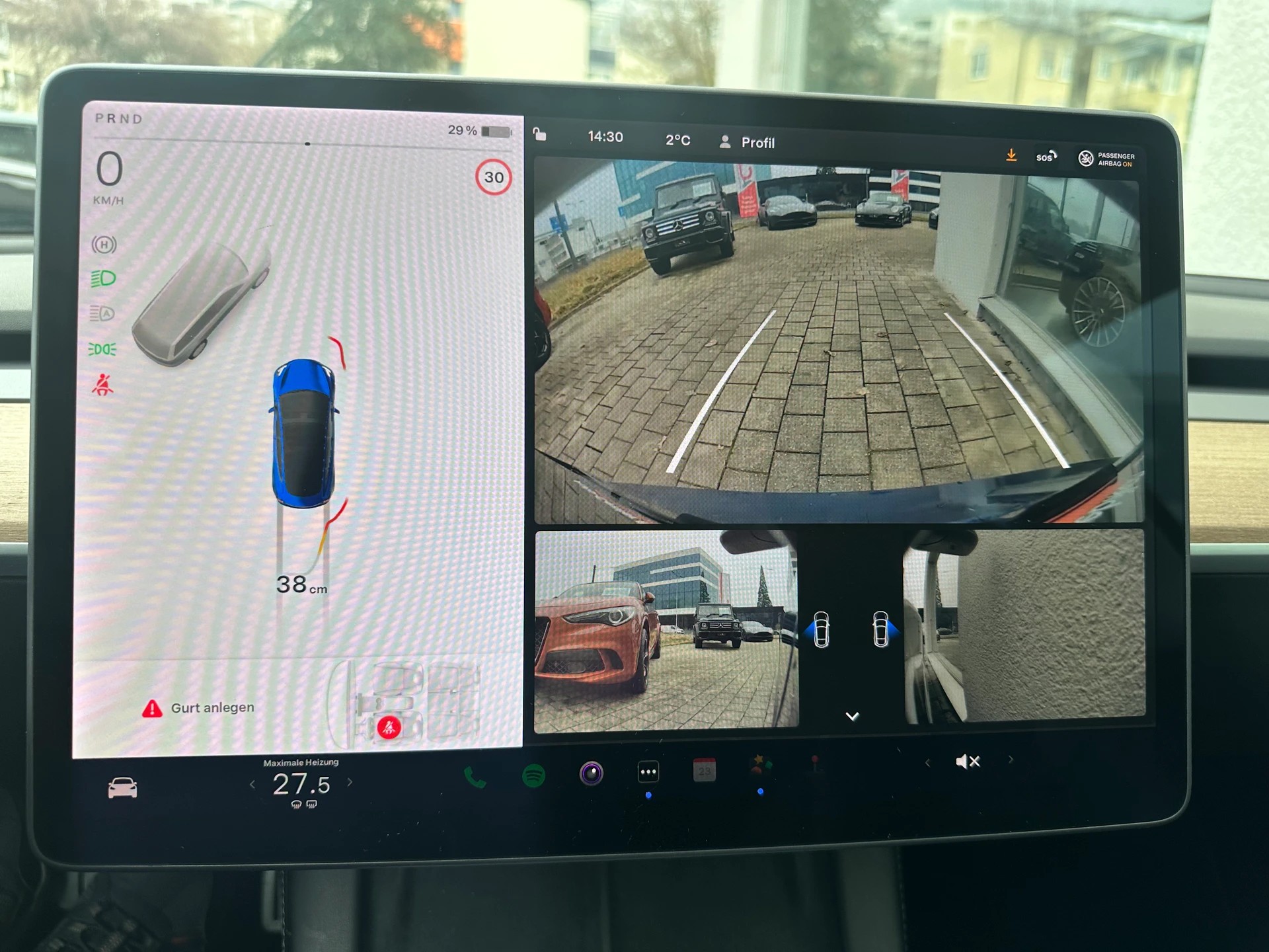 TESLA Model 3-image-7
