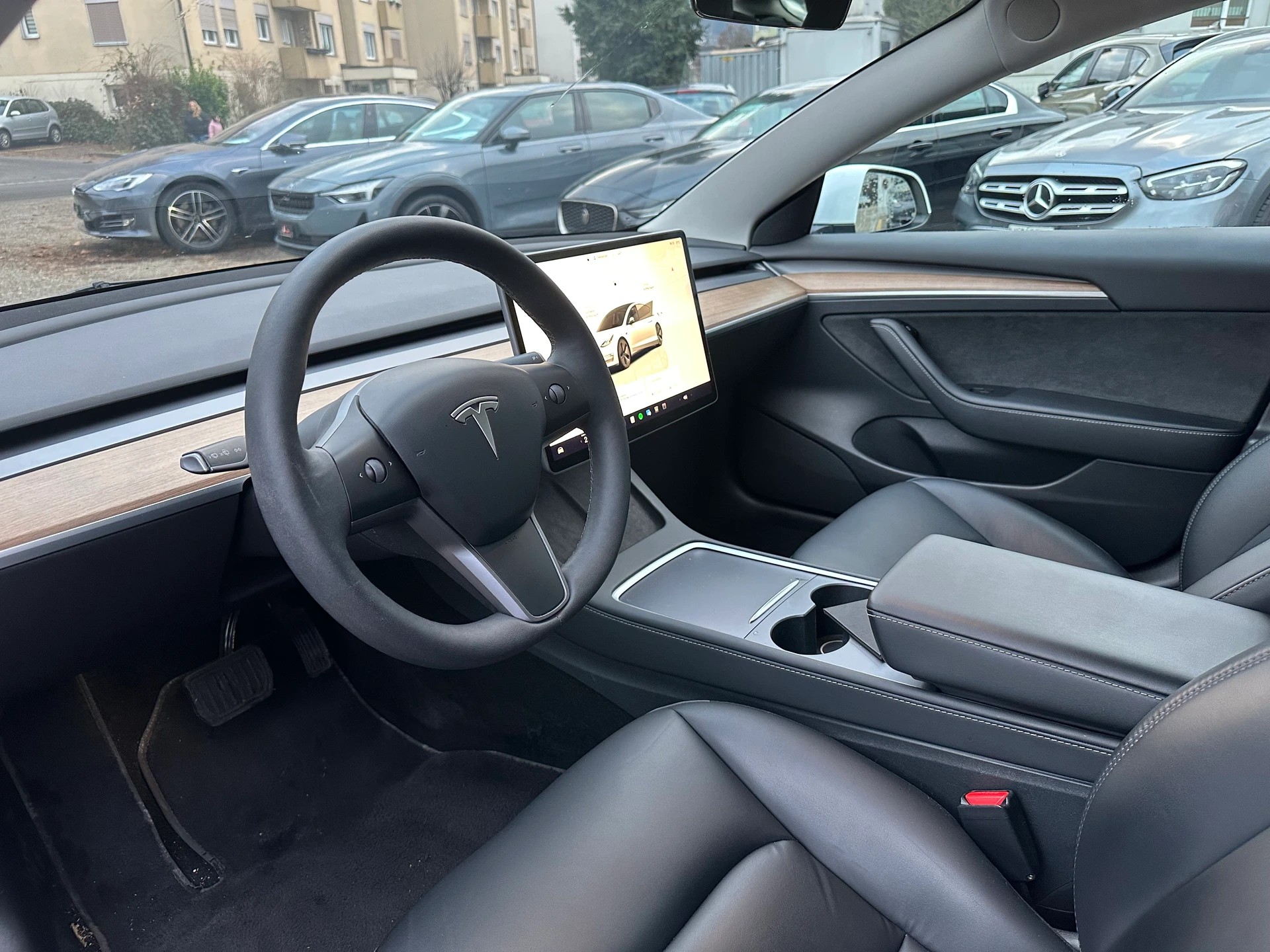 TESLA Model 3-image-4