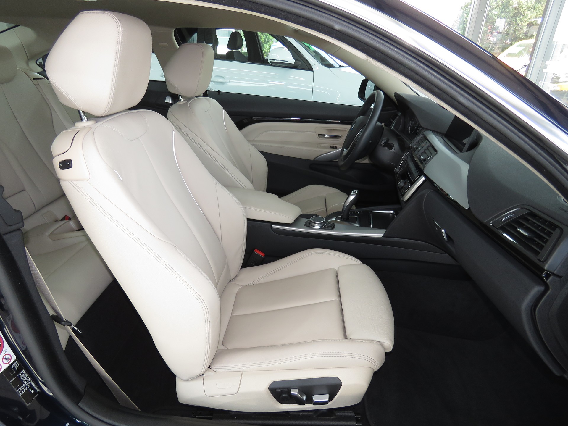 BMW 430i Coupé xDrive Luxury Line Steptronic (Automat)-image-11