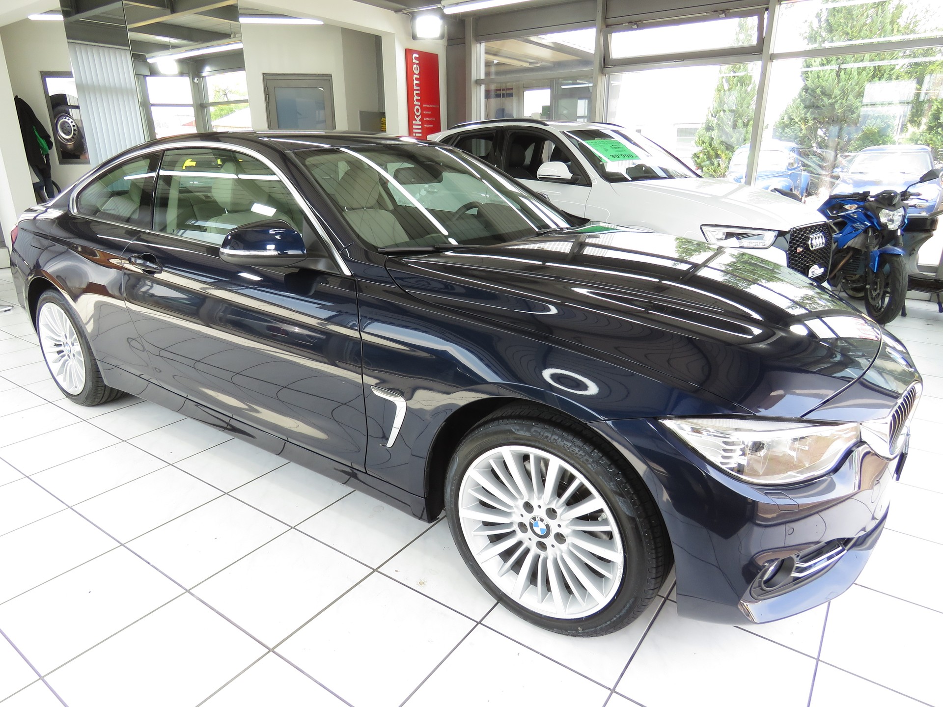 BMW 430i Coupé xDrive Luxury Line Steptronic (Automat)-image-2