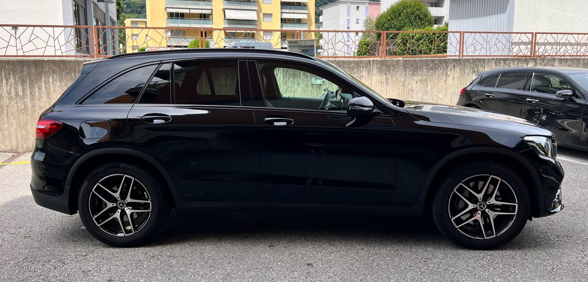 MERCEDES-BENZ GLC 250 d AMG Line 4m-image-1