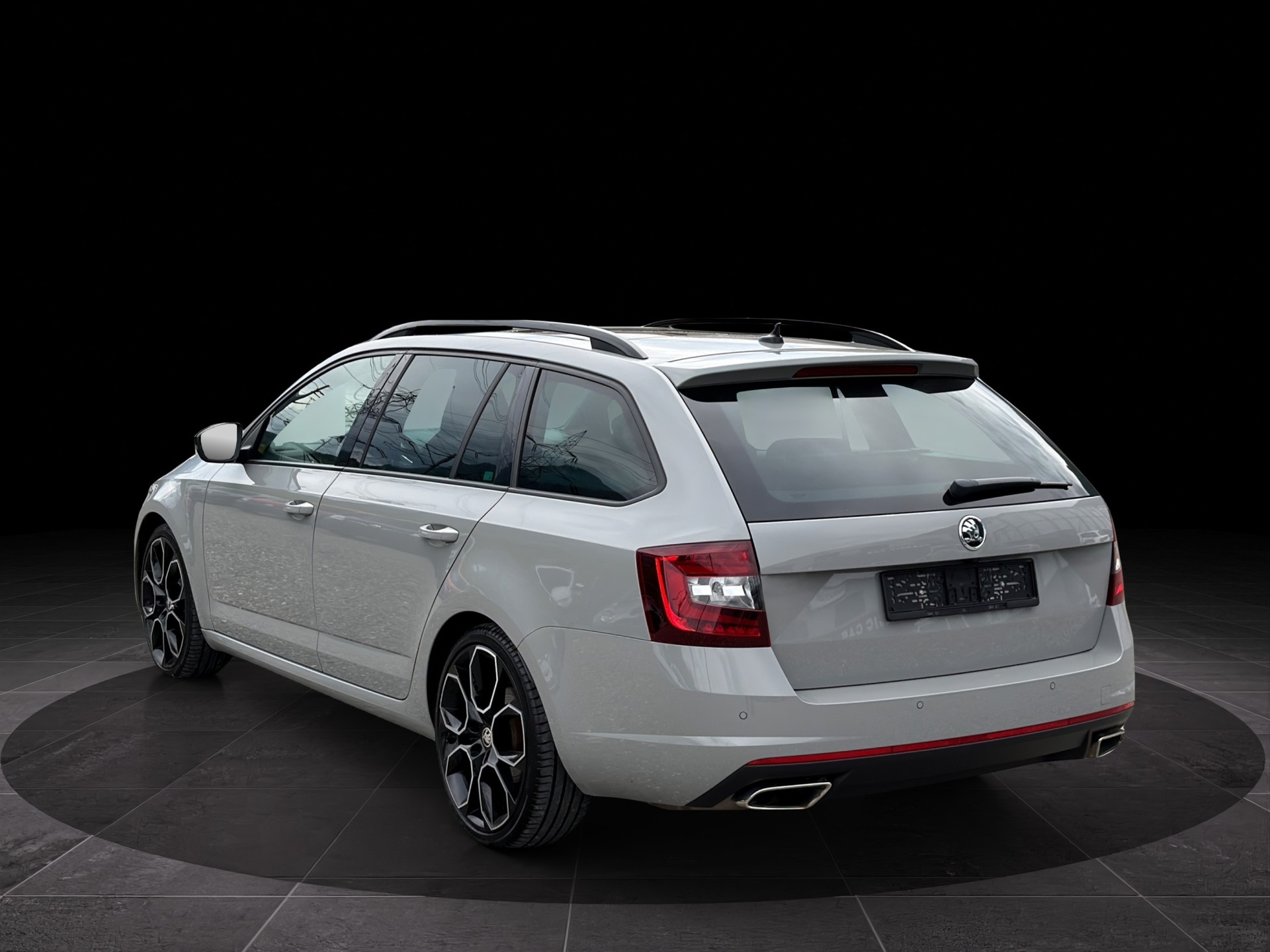 SKODA Octavia Combi 2.0 TDI RS 4x4 DSG-image-3