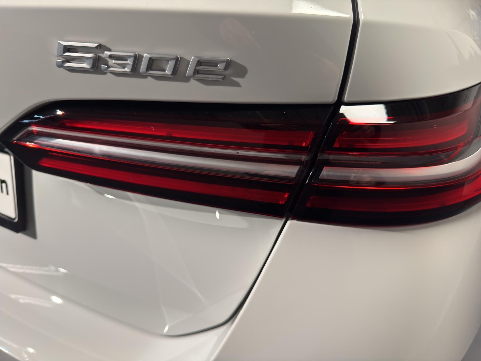 BMW 530e xDrive Touring M Sport-image-7