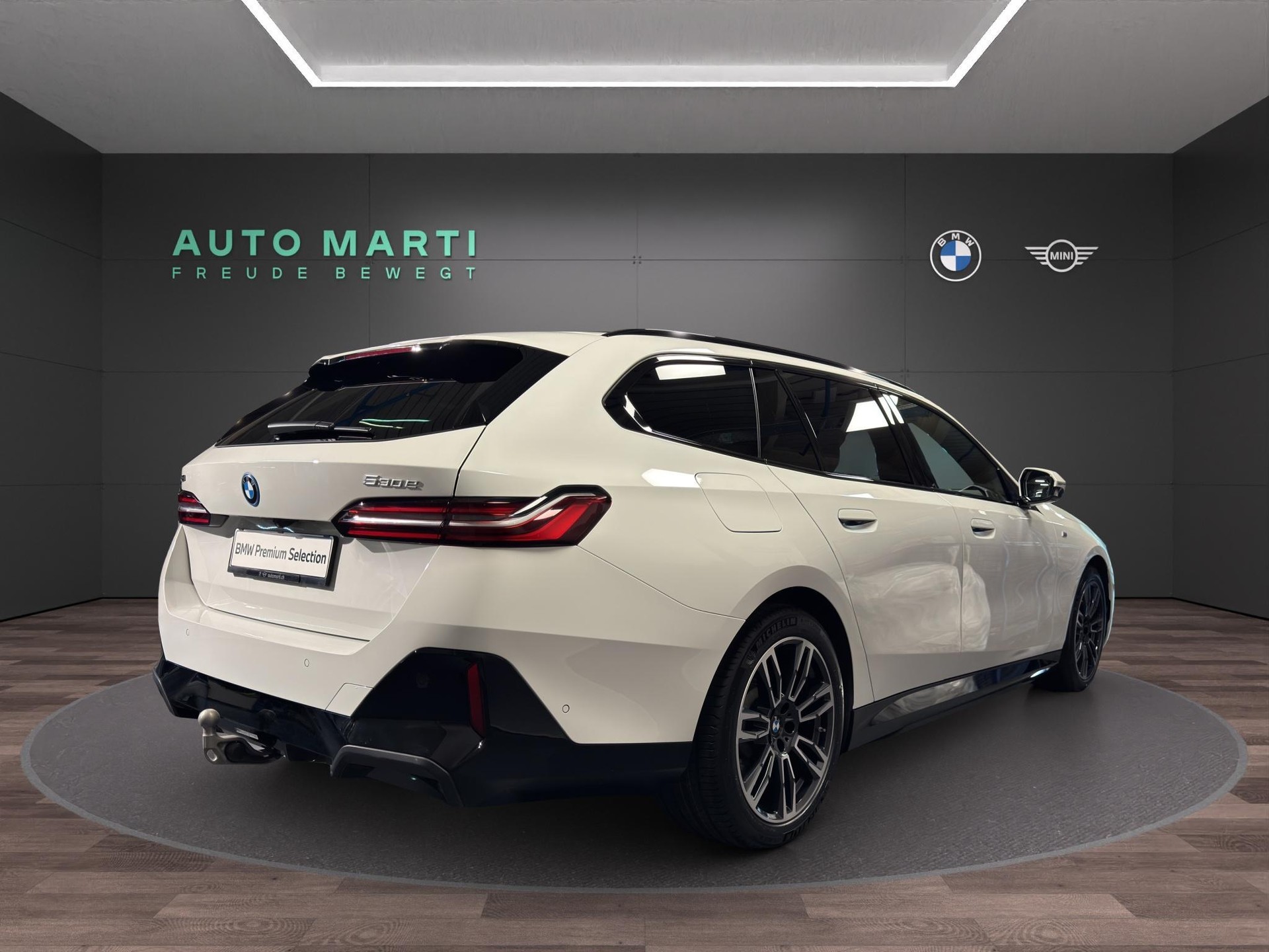 BMW 530e xDrive Touring M Sport-image-4