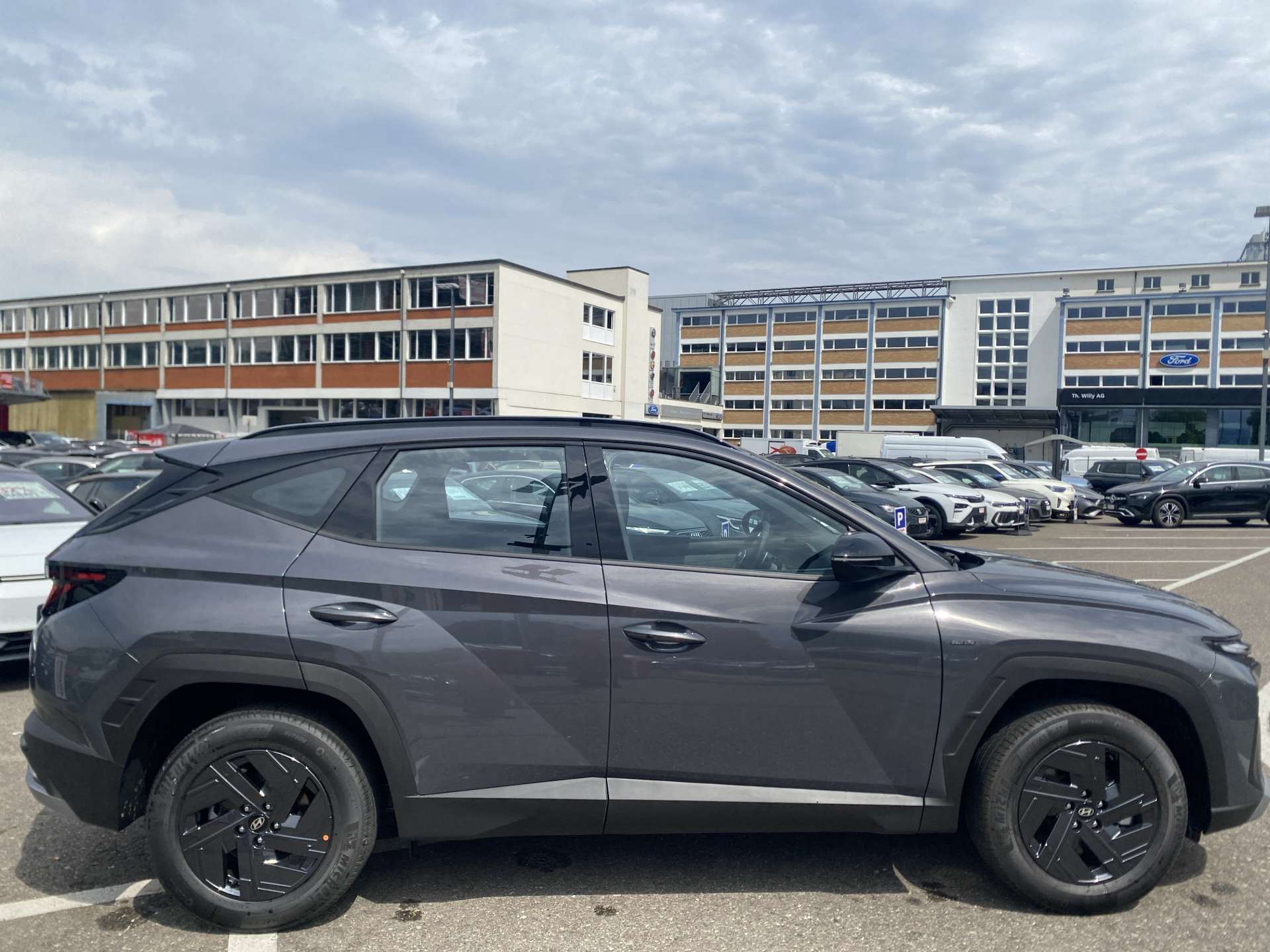 HYUNDAI Tucson 1.6 TGDI HEV Black Line Automat-image-10