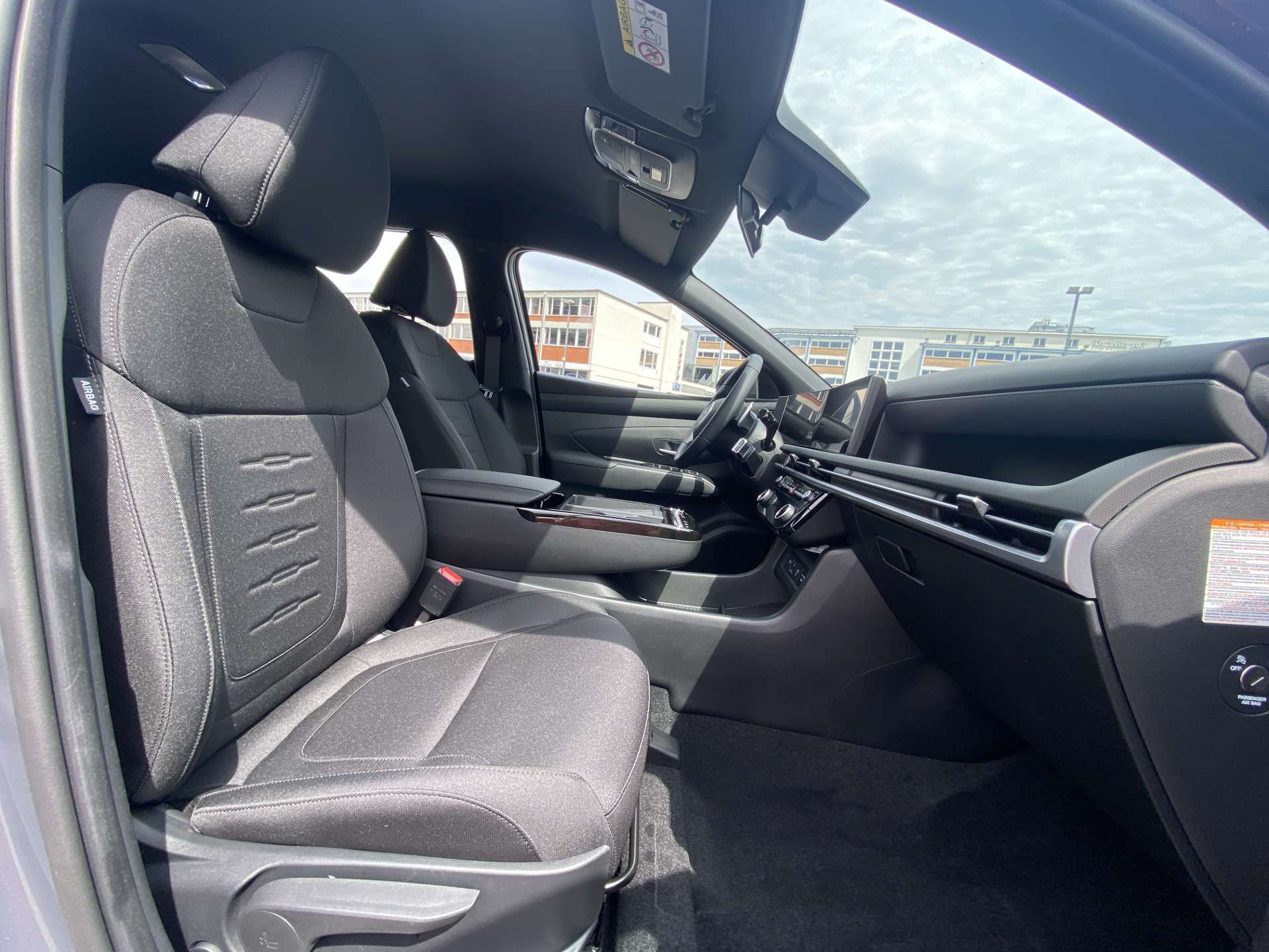 HYUNDAI Tucson 1.6 TGDI HEV Black Line Automat-image-12