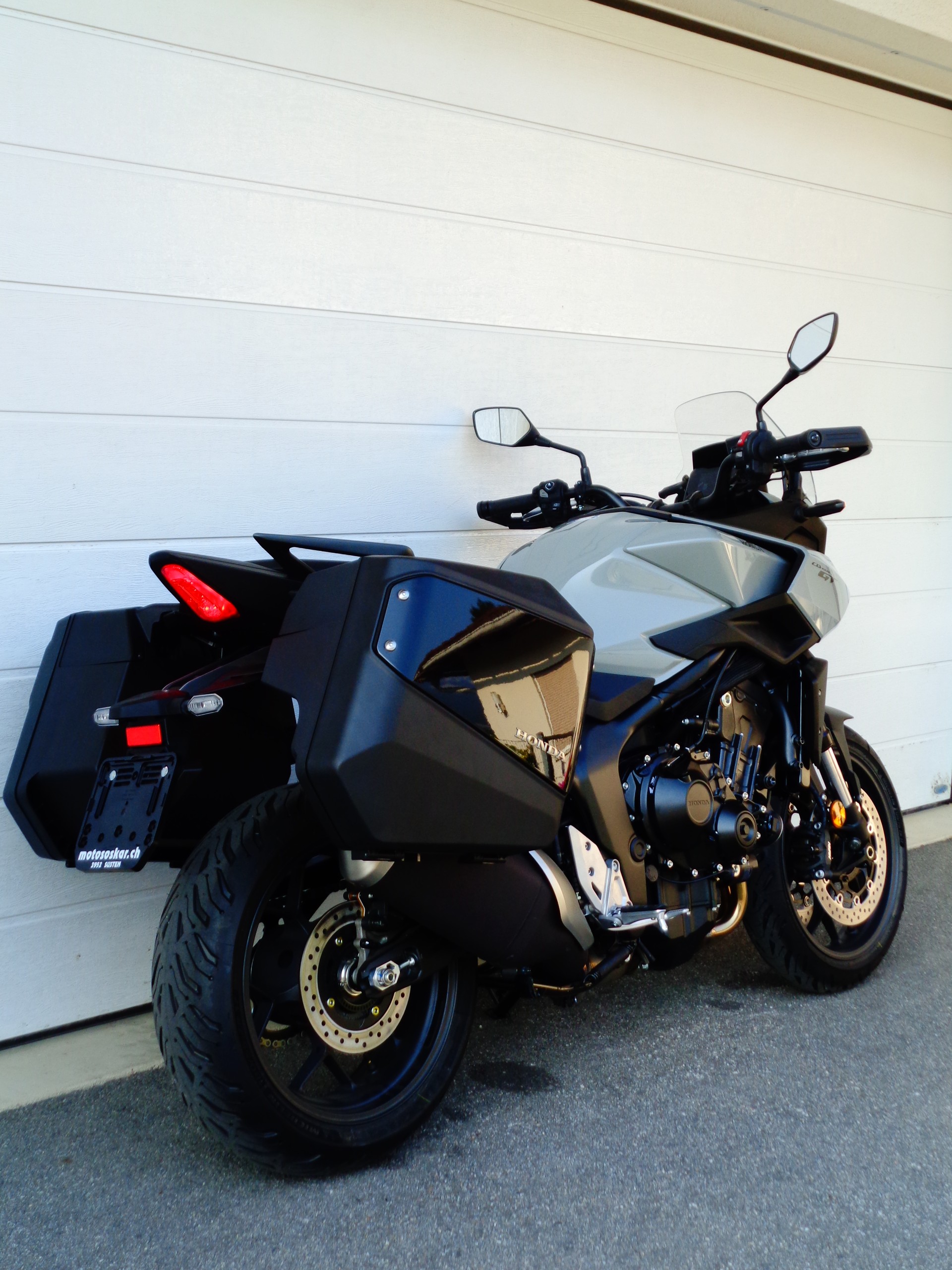 HONDA CB 1000 GT-showroom-element-3