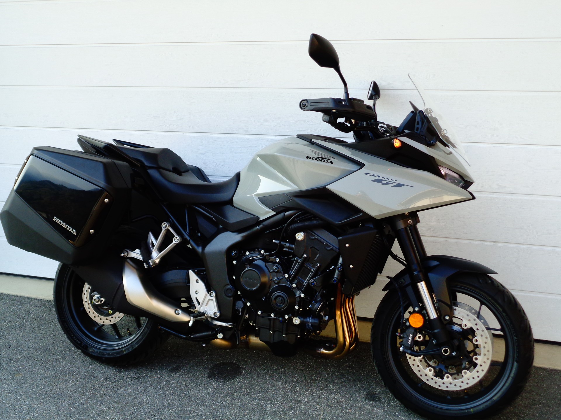 HONDA CB 1000 GT-showroom-element-1