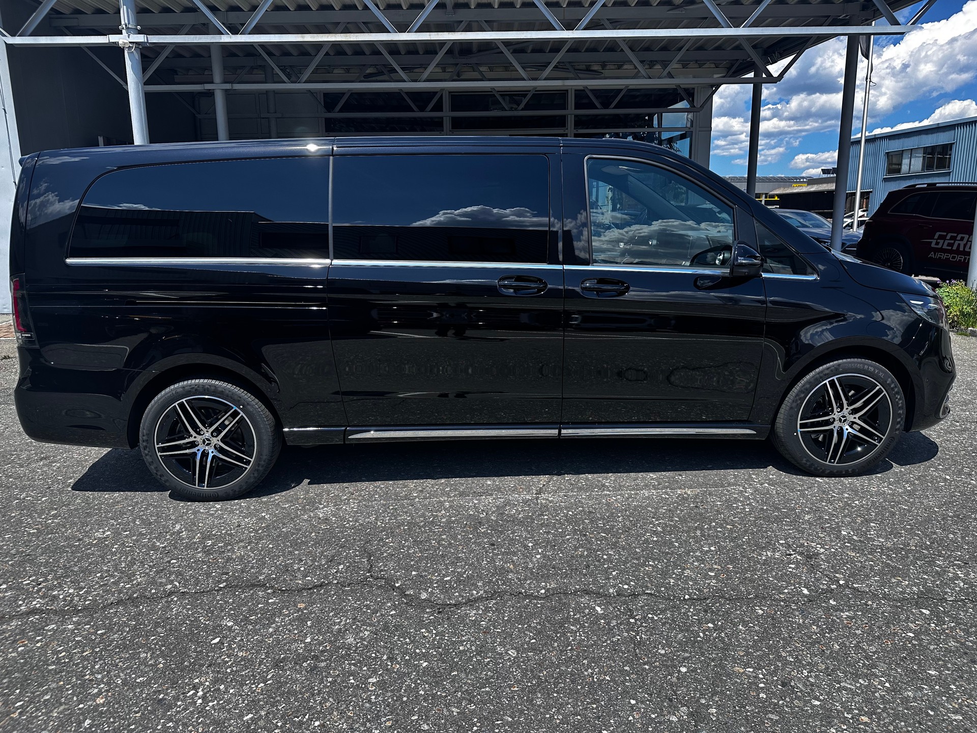 MERCEDES-BENZ V 300 d Avantgarde extra lang 4Matic-image-1