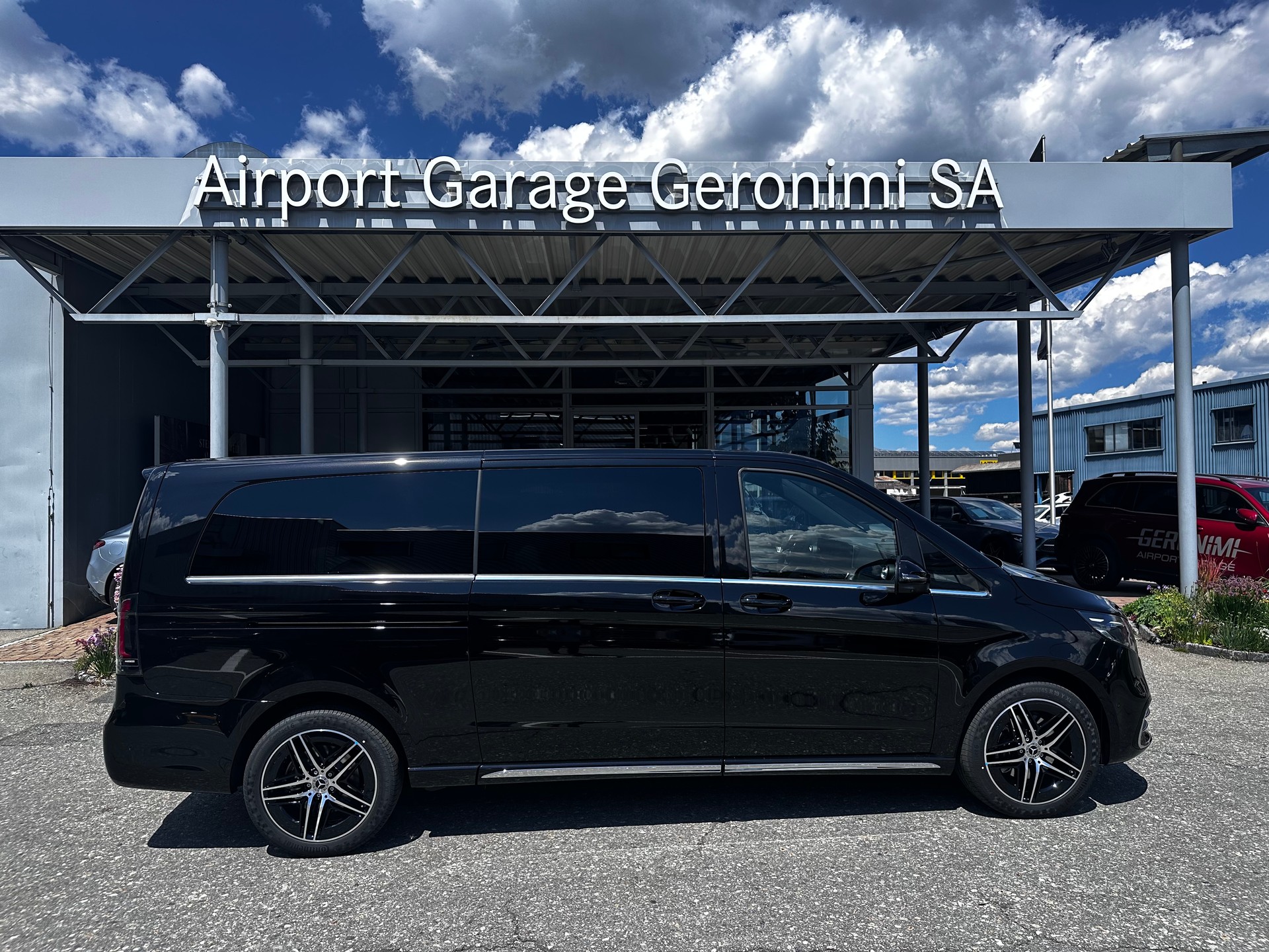 MERCEDES-BENZ V 300 d Avantgarde extra lang 4Matic-image-0