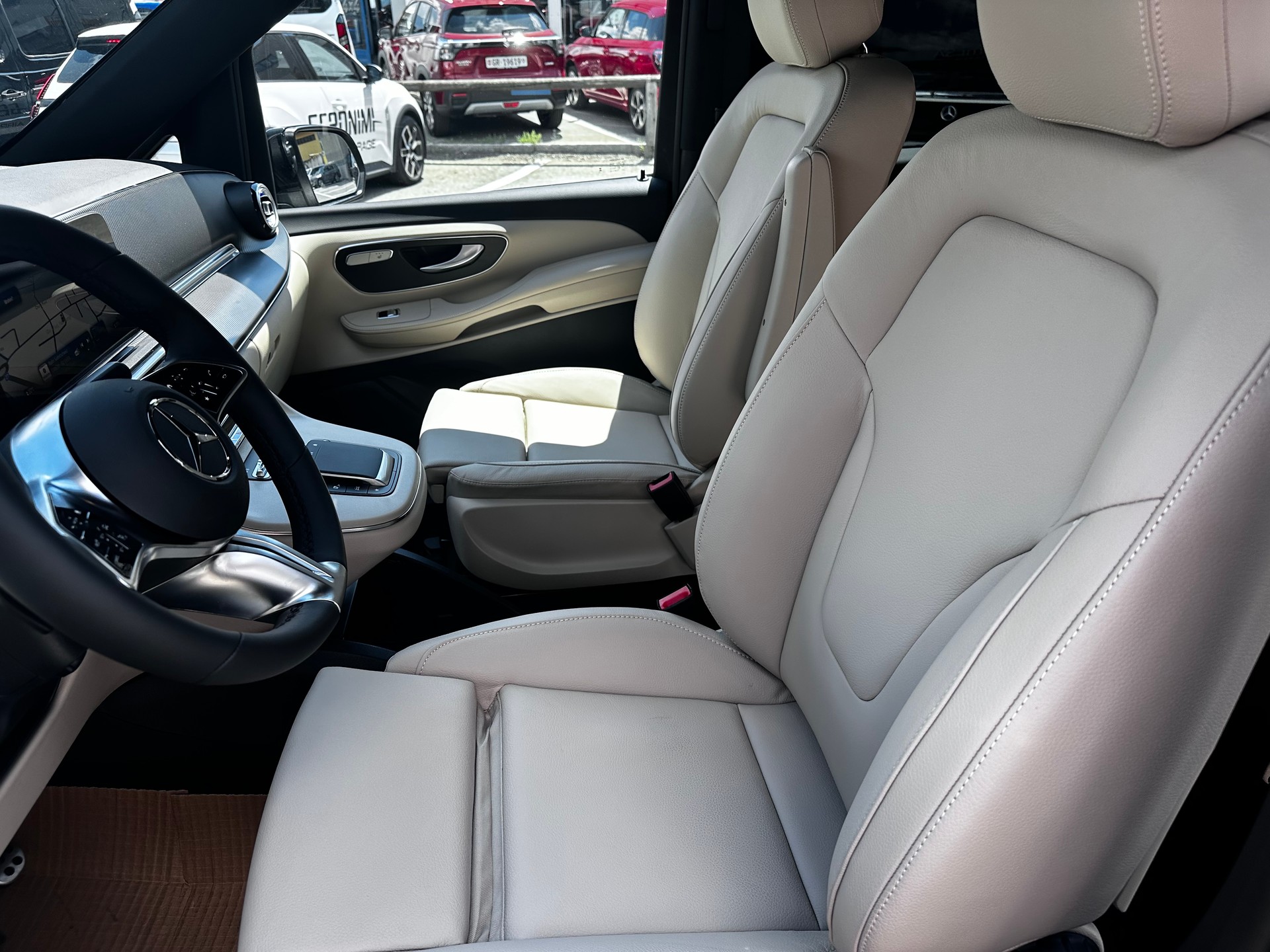 MERCEDES-BENZ V 300 d Avantgarde extra lang 4Matic-image-10