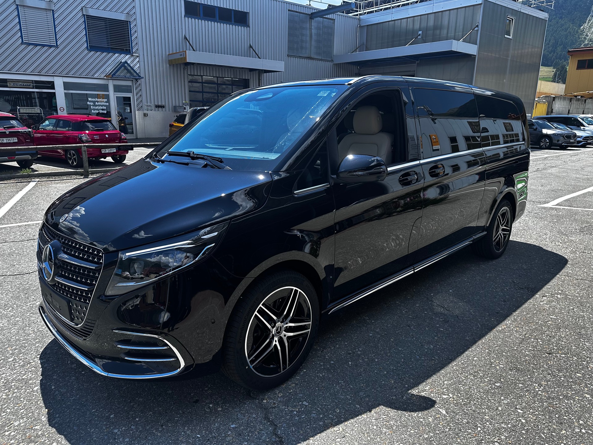 MERCEDES-BENZ V 300 d Avantgarde extra lang 4Matic-image-4