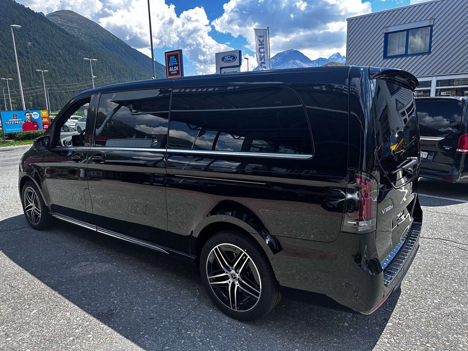 MERCEDES-BENZ V 300 d Avantgarde extra lang 4Matic-image-6