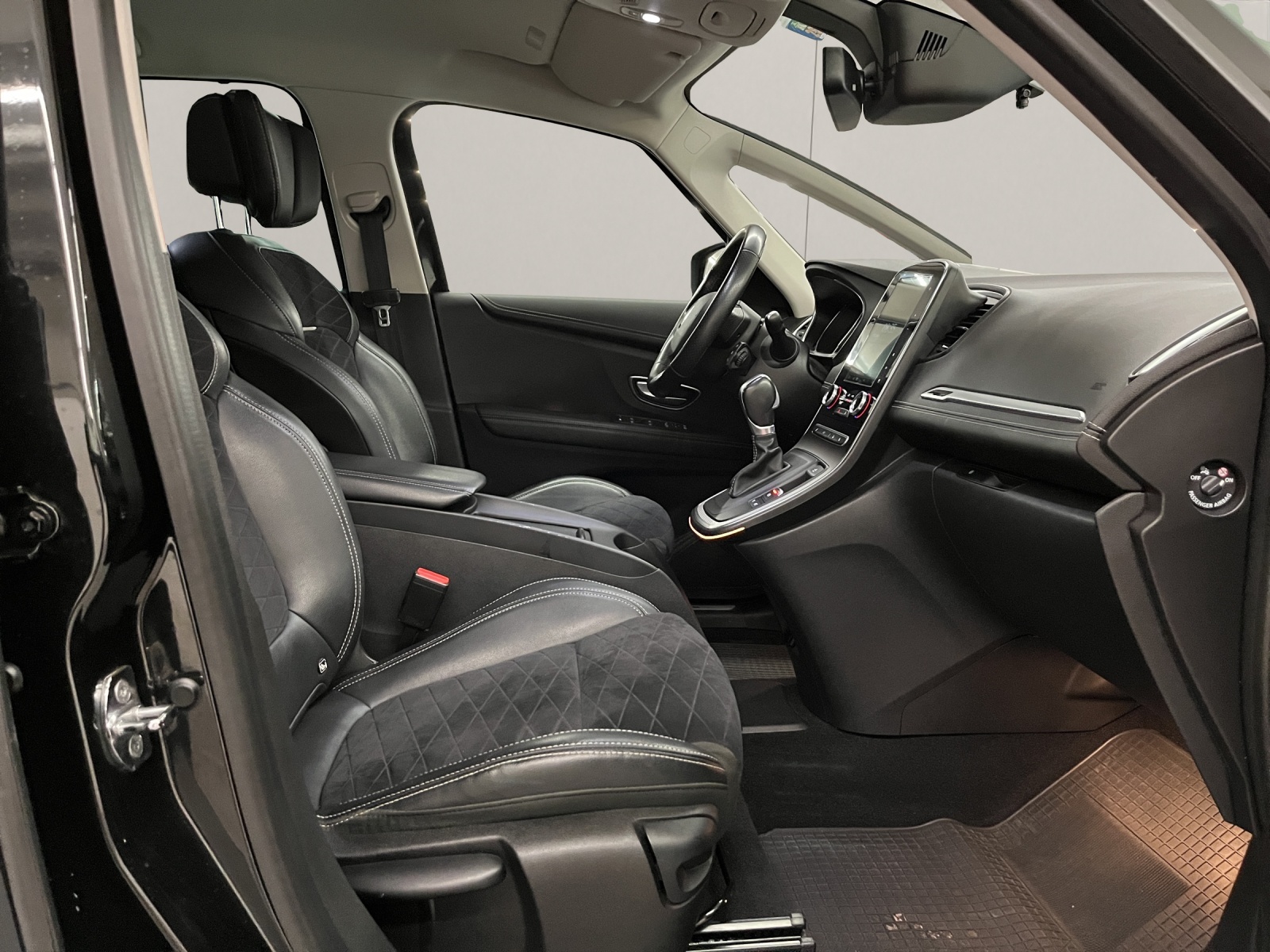 RENAULT Grand Scénic 1.3 TCe 160 Intens Advant. EDC-image-12