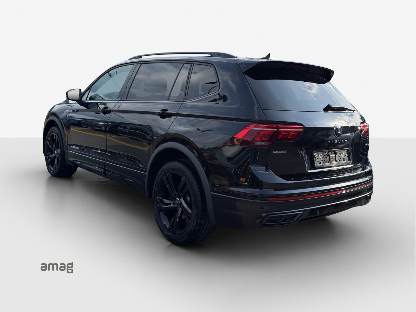 VW Tiguan Allspace 2.0TSI R-Line 4Motion DSG-image-2