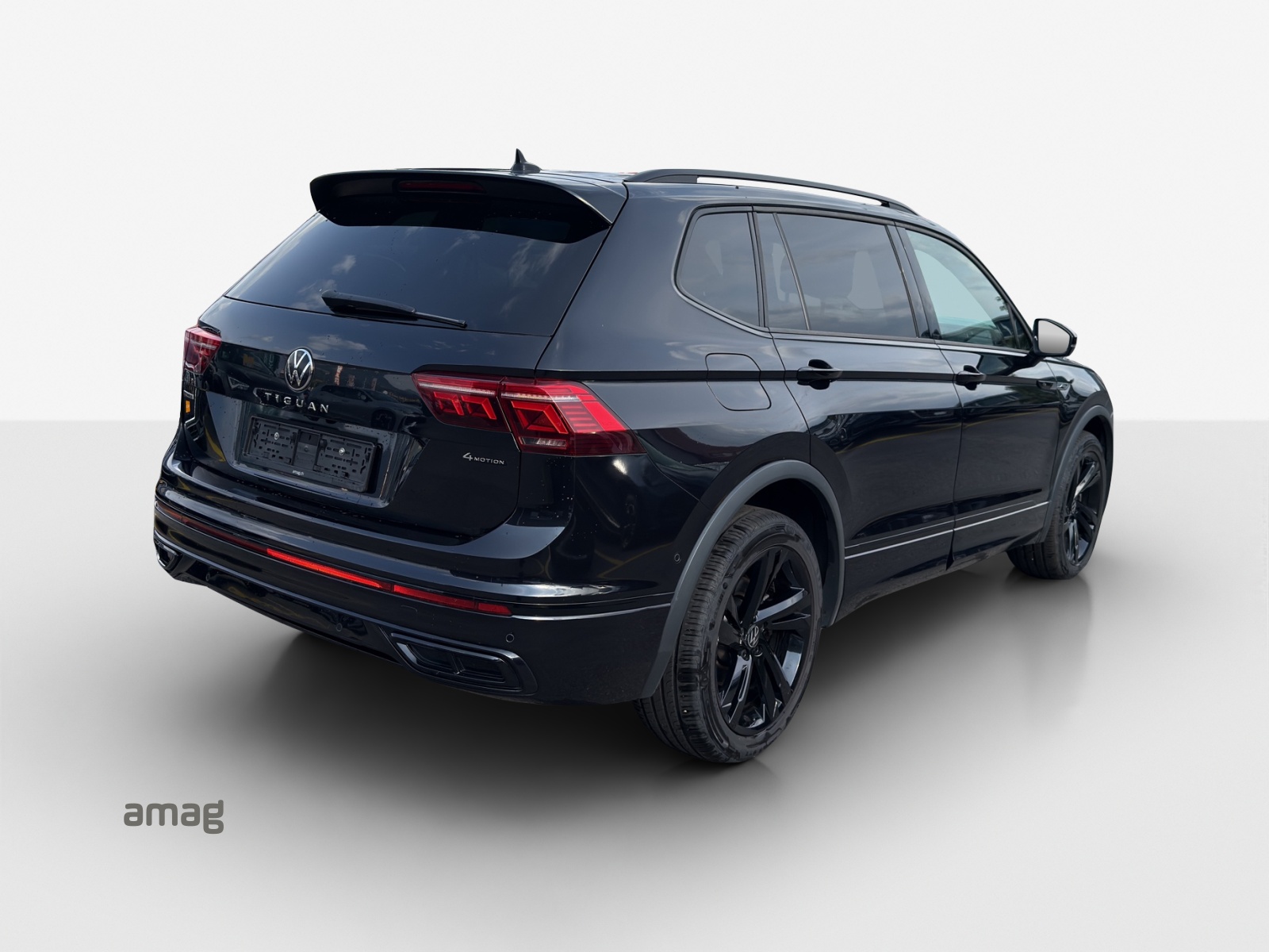 VW Tiguan Allspace 2.0TSI R-Line 4Motion DSG-image-4