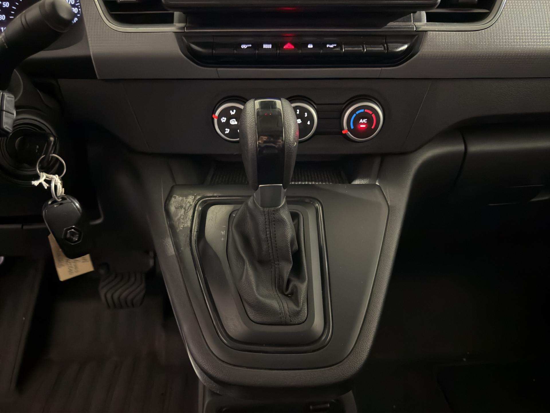 RENAULT Kangoo Van 1.3TCe Open Sesame 130 PF Extra EDC-image-11