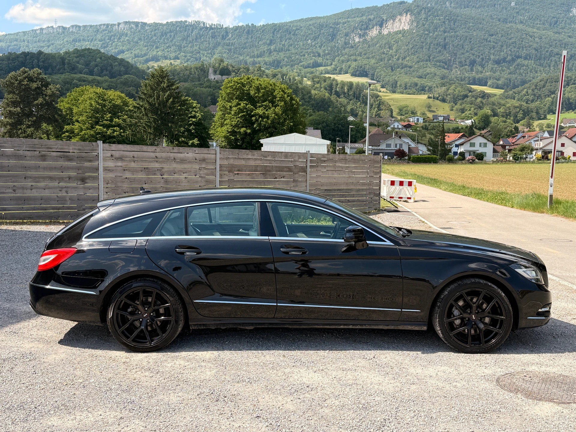 MERCEDES-BENZ CLS 350 CDI 4matic Shooting Brake-showroom-element-3