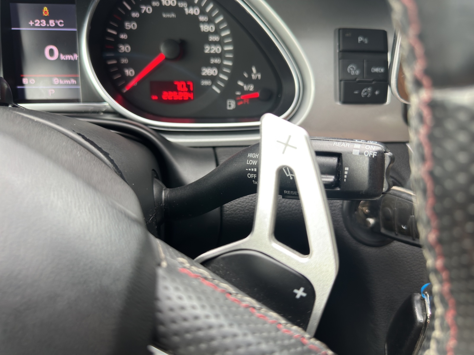 AUDI Q7 3.0 TDI quattro tiptronic-image-14