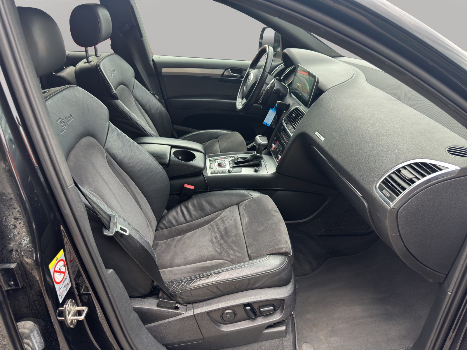 AUDI Q7 3.0 TDI quattro tiptronic-image-21