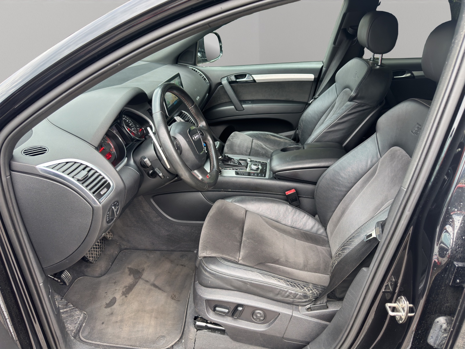 AUDI Q7 3.0 TDI quattro tiptronic-image-23